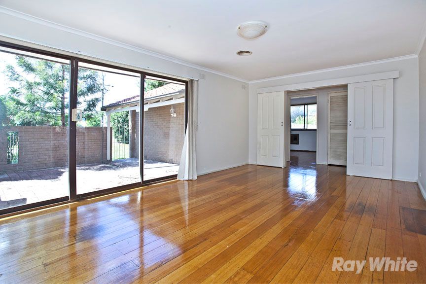 8 Mountain Gate Drive, Ferntree Gully, VIC 3156