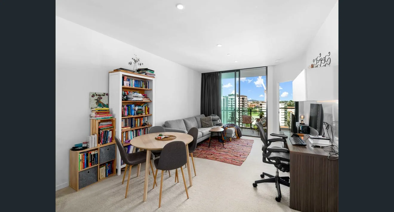 1211/4 Edmondstone Street, South Brisbane