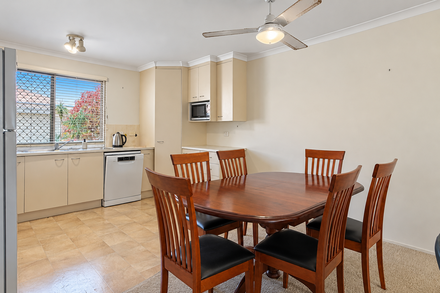 2/61 Dalton Street — photo 3 of 11