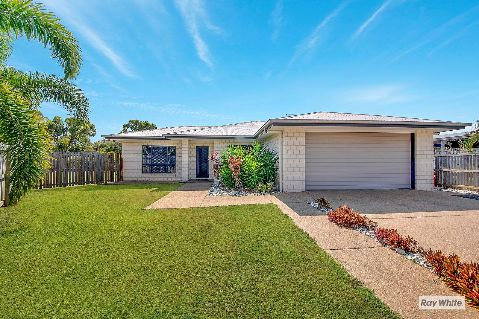 6 Bells Court, Rosslyn, QLD 4703