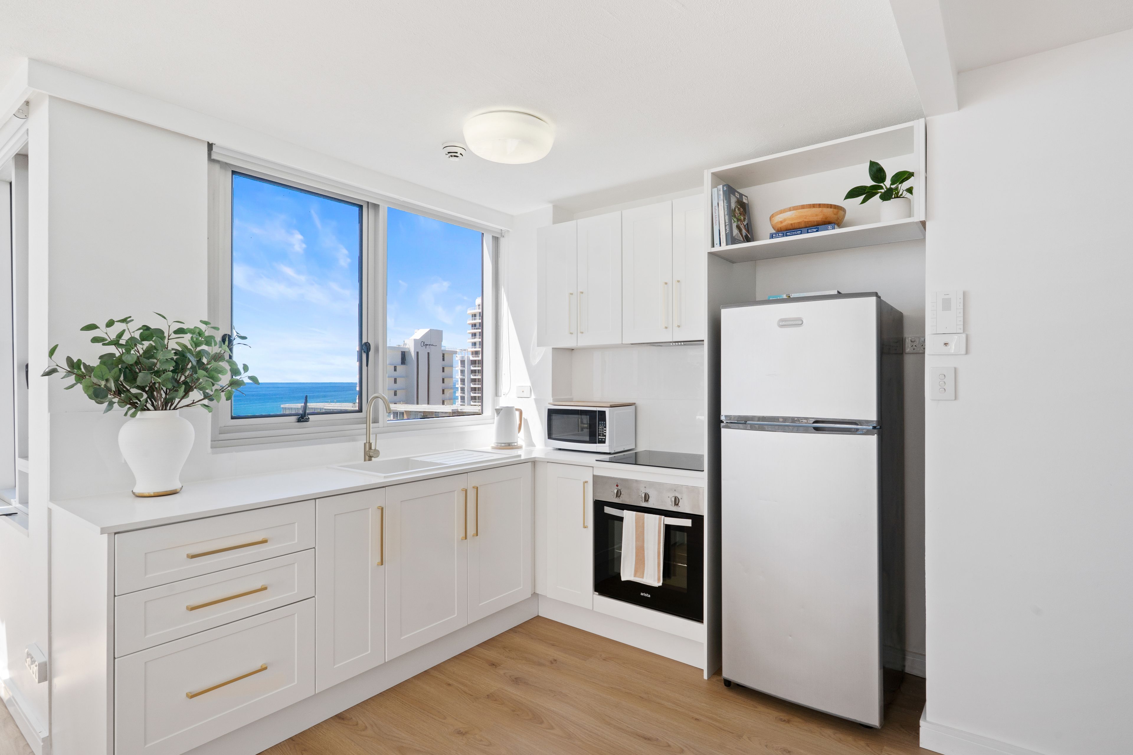 111/3263 Surfers Paradise Boulevard — photo 11 of 22