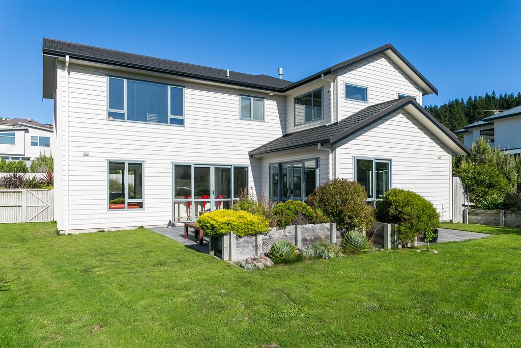 4 Edington Grove, Churton Park, Wellington City