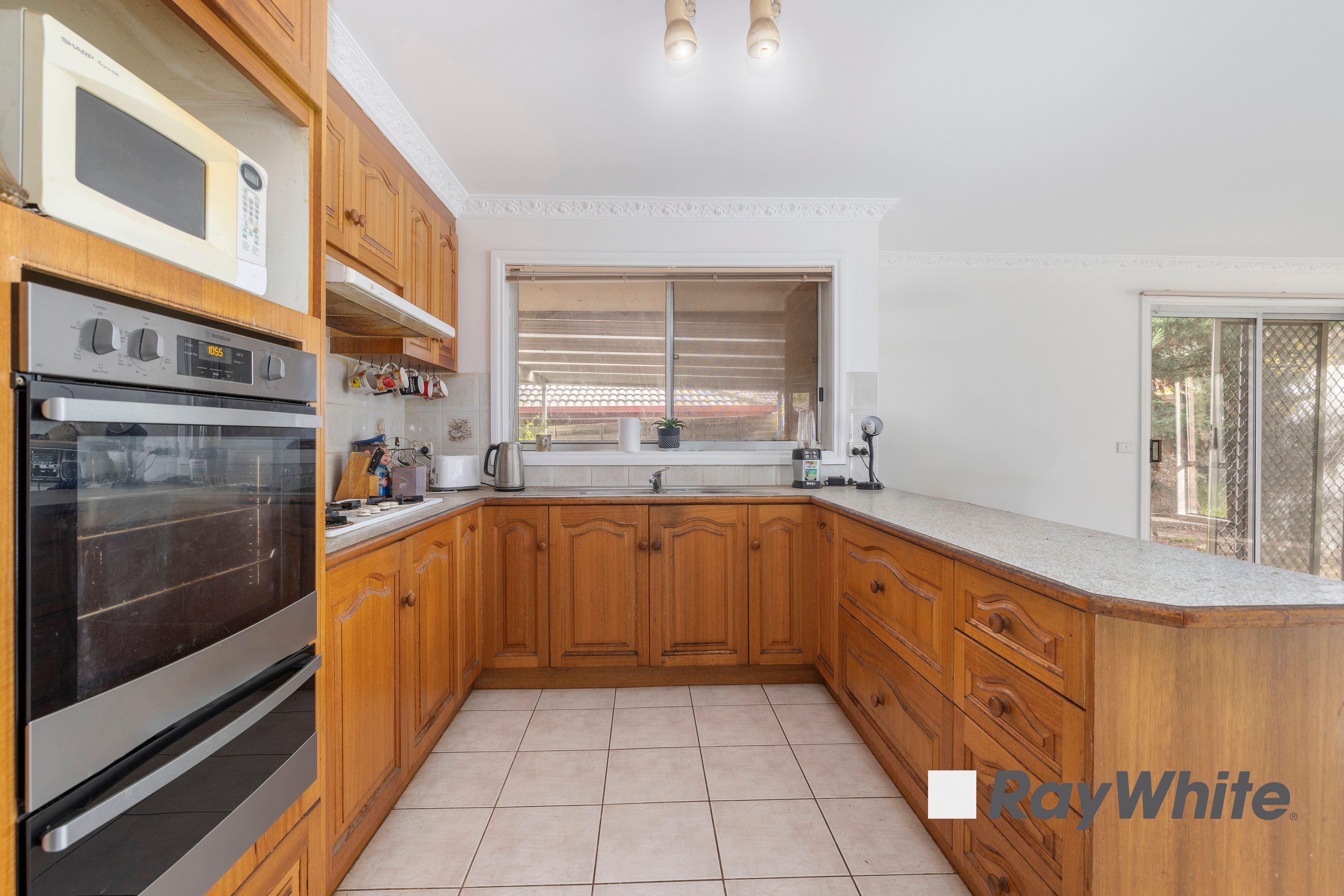 88 Lake View Drive, Narre Warren South, VIC 3805