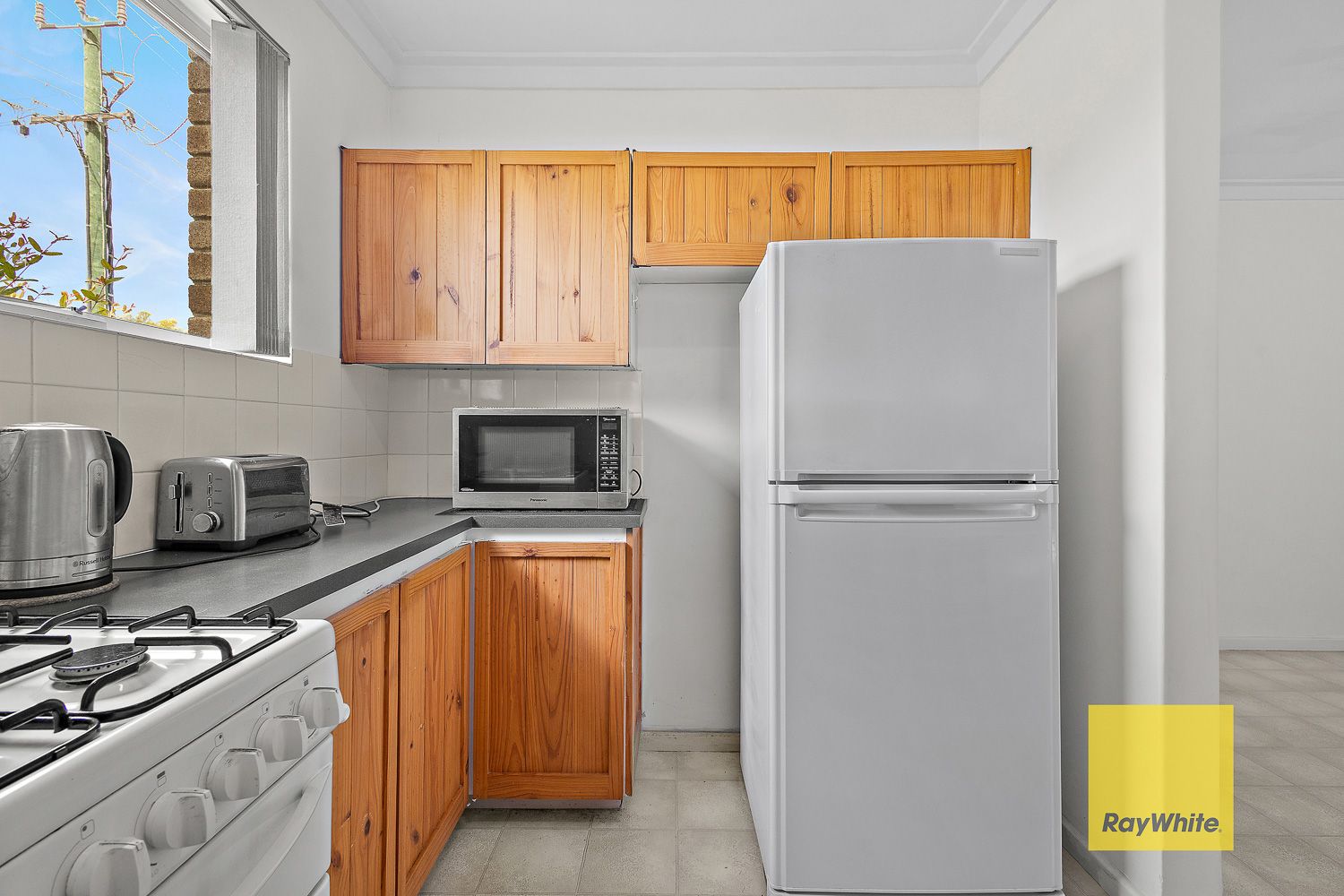 25 Montrose Avenue — photo 11 of 30