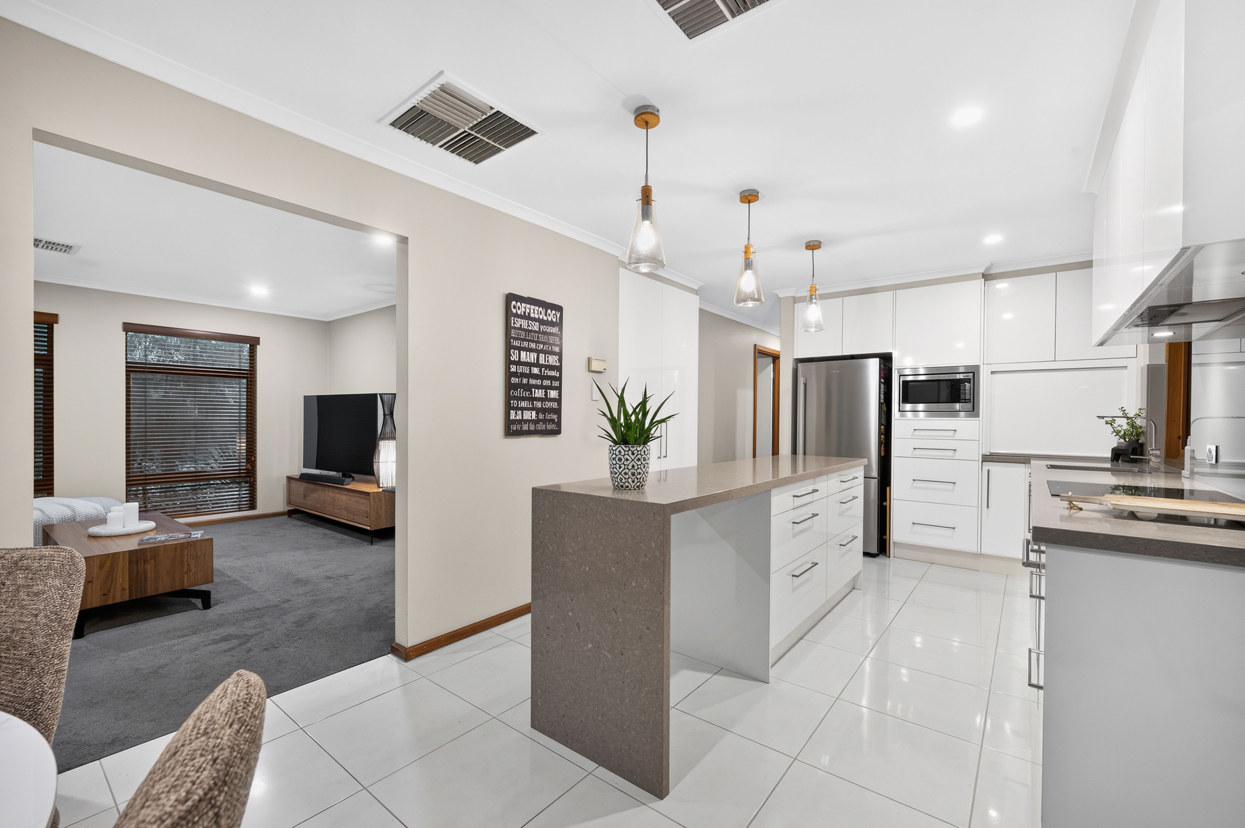 19 Mariners Crescent — photo 7 of 25