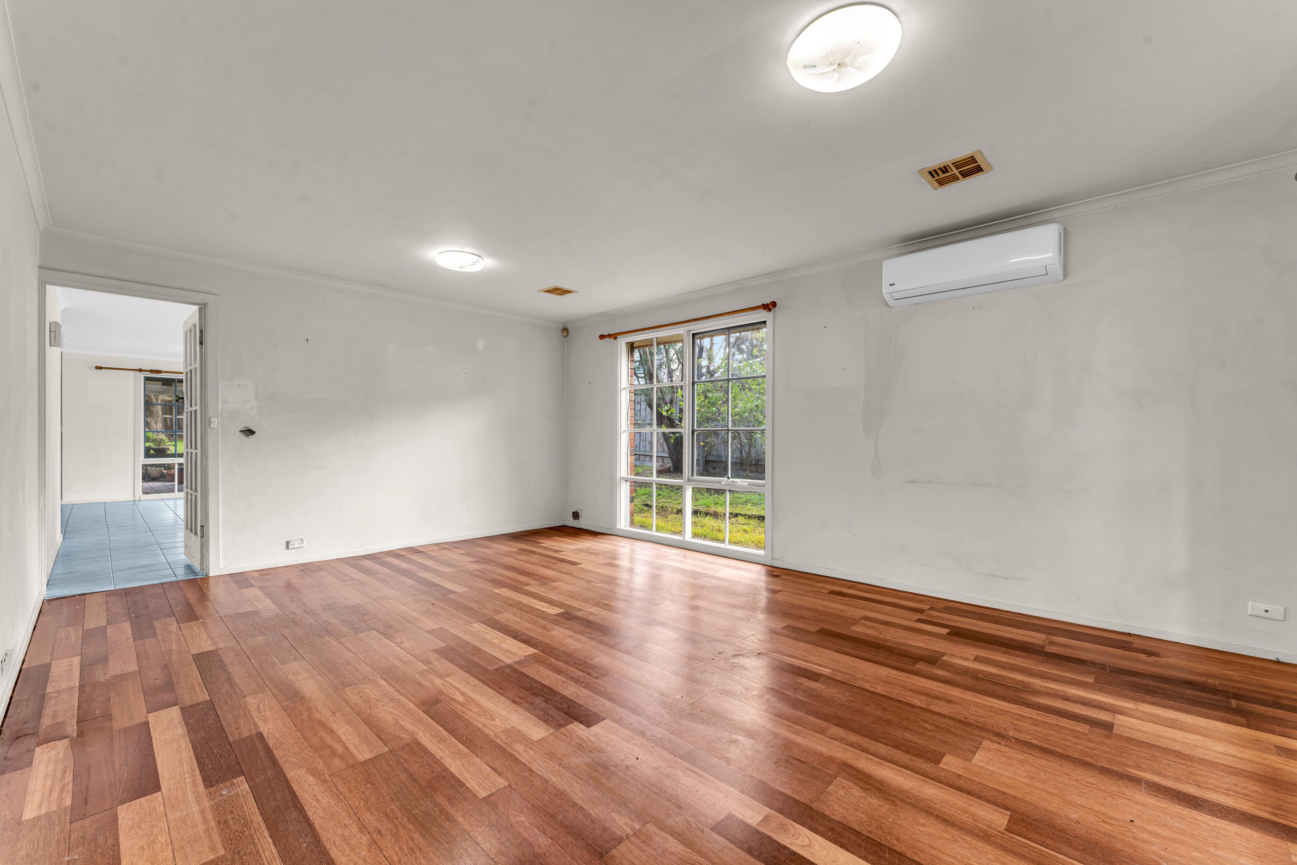 4 Moorhen Crescent — photo 4 of 17