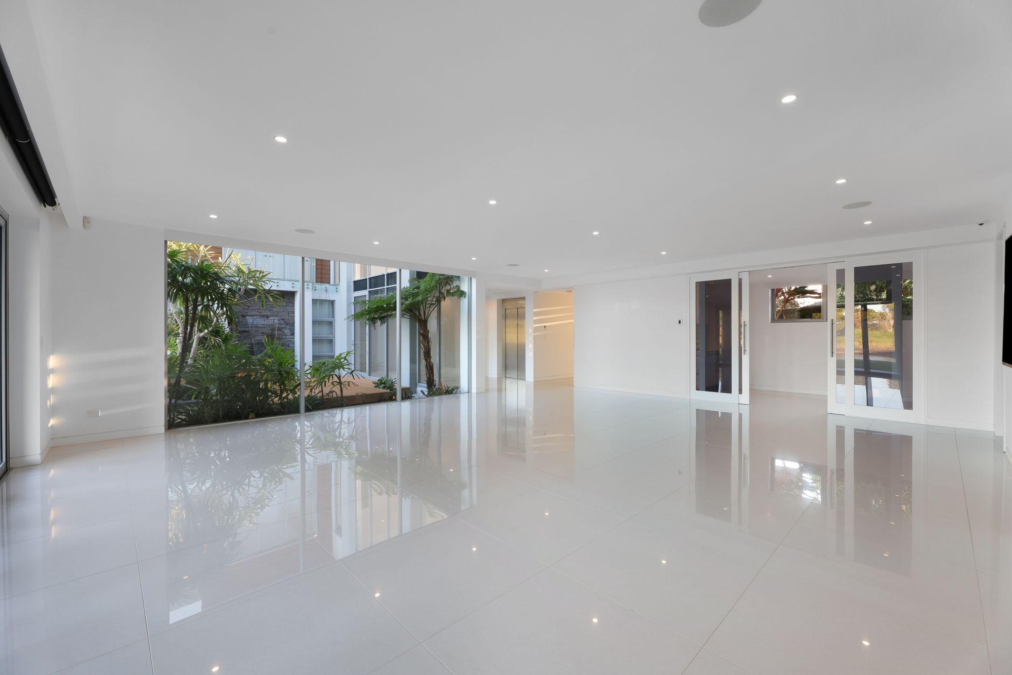 2102 The Circle — photo 17 of 24