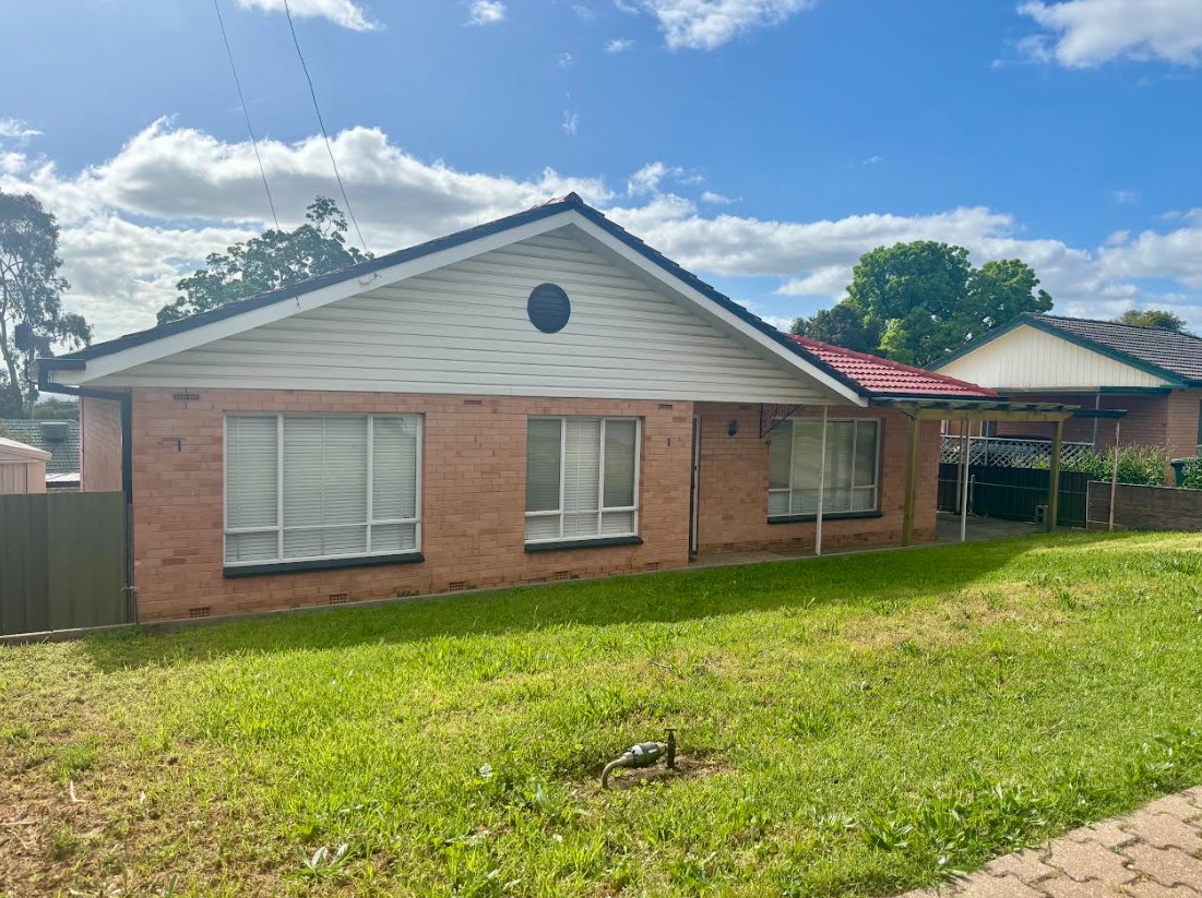 11 Hinton Avenue, Para Hills, SA 5096