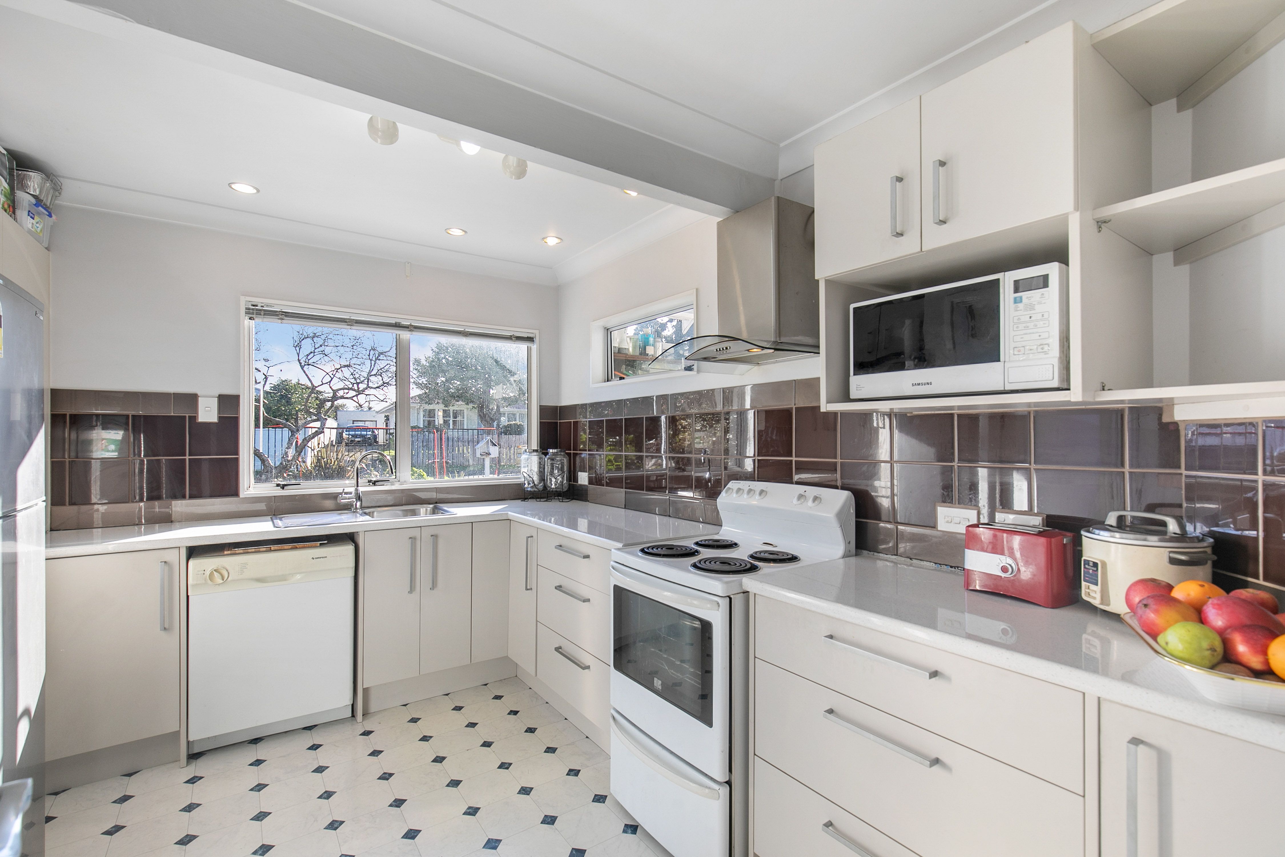 2/21 Cornwall Road, Papatoetoe, Manukau City