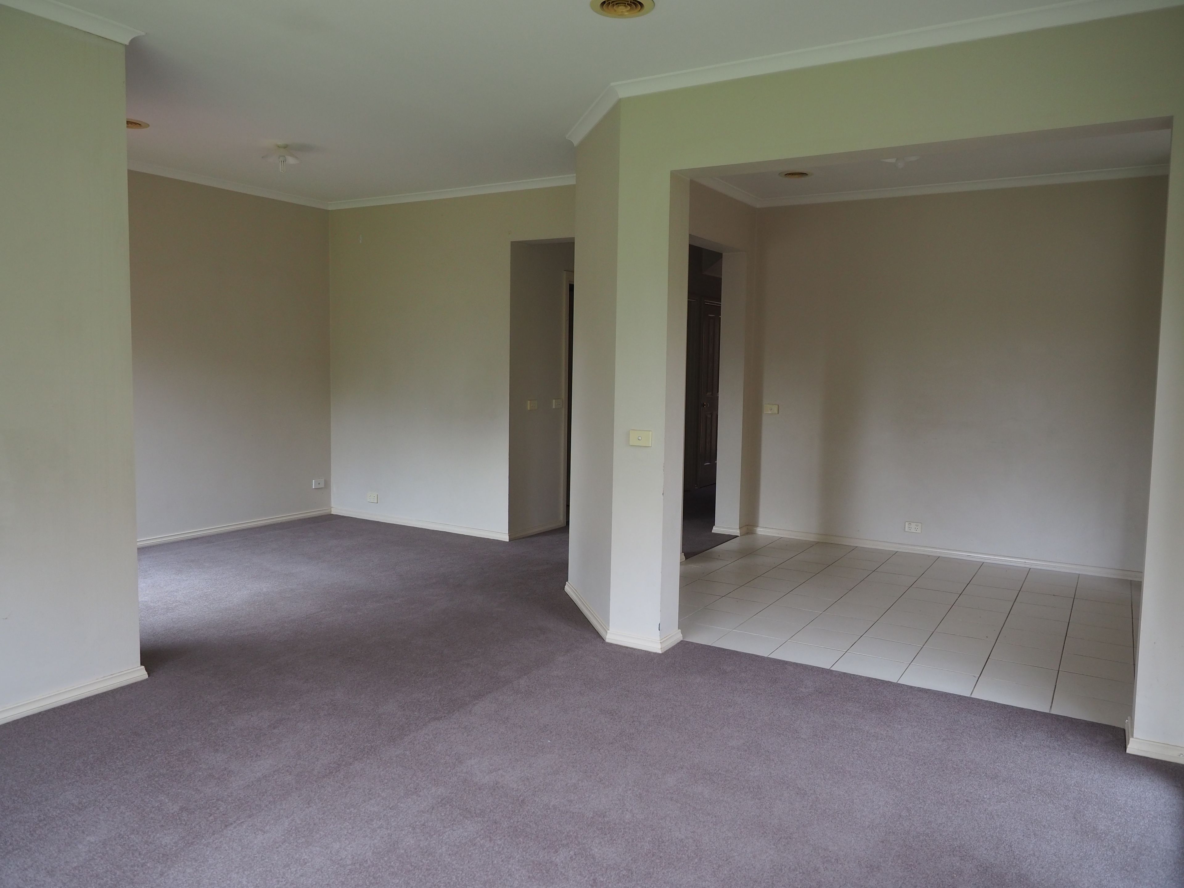 17 St Laurent Rise, Knoxfield, VIC 3180