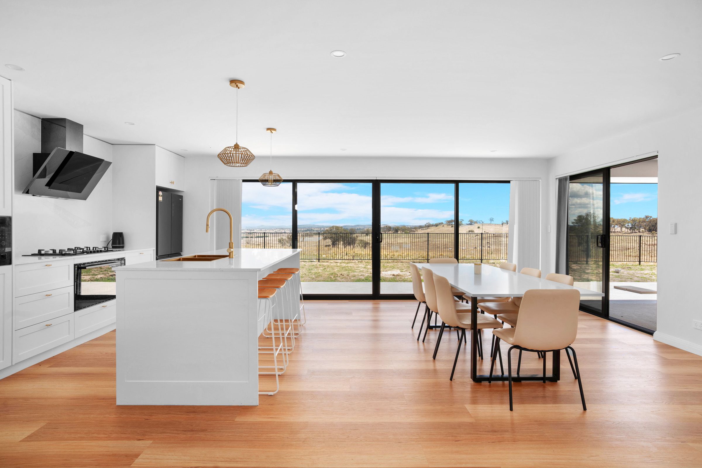 330-332 Gap Road, Parkesbourne Via — photo 5 of 24