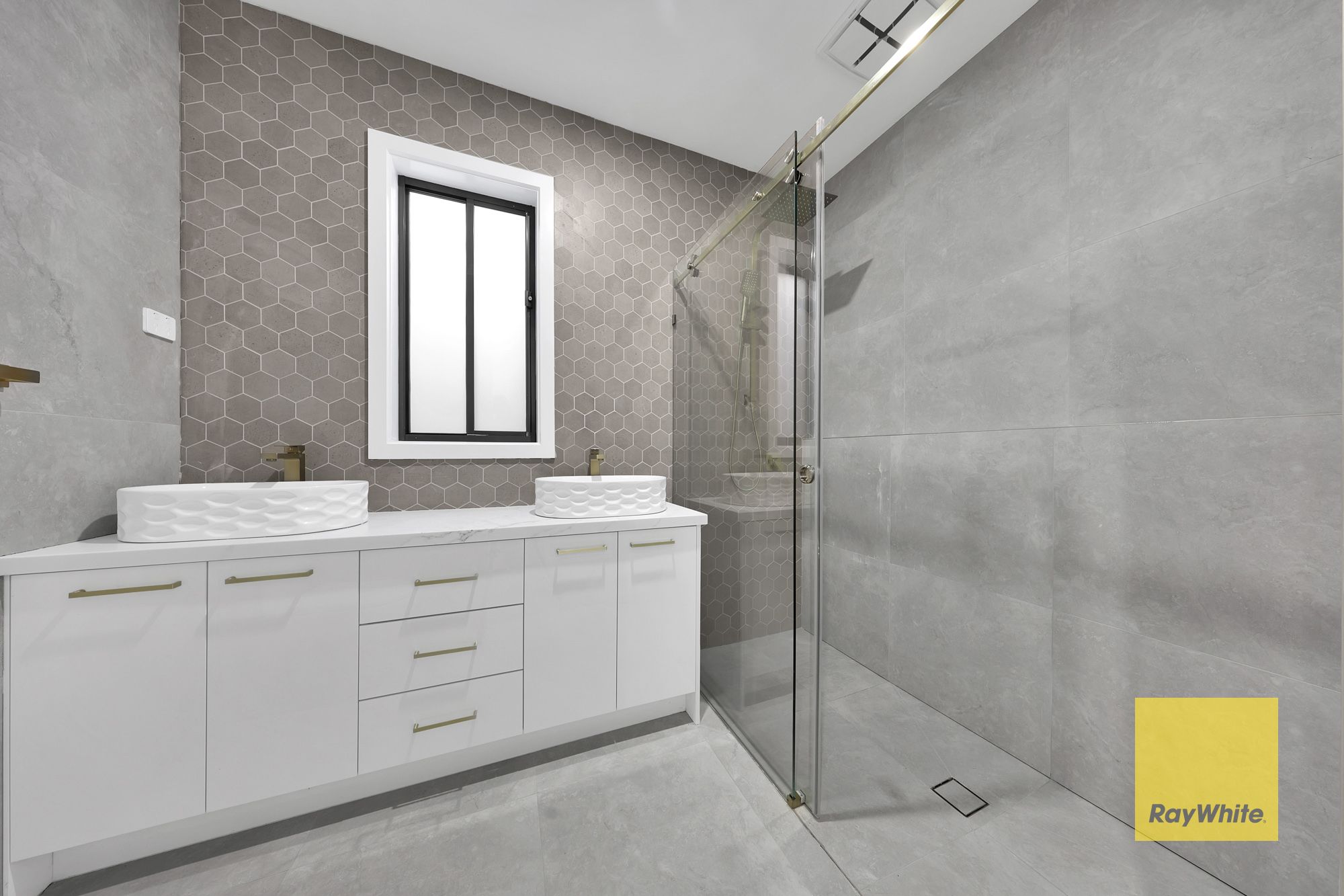 14 Belvedere Circuit — photo 12 of 13