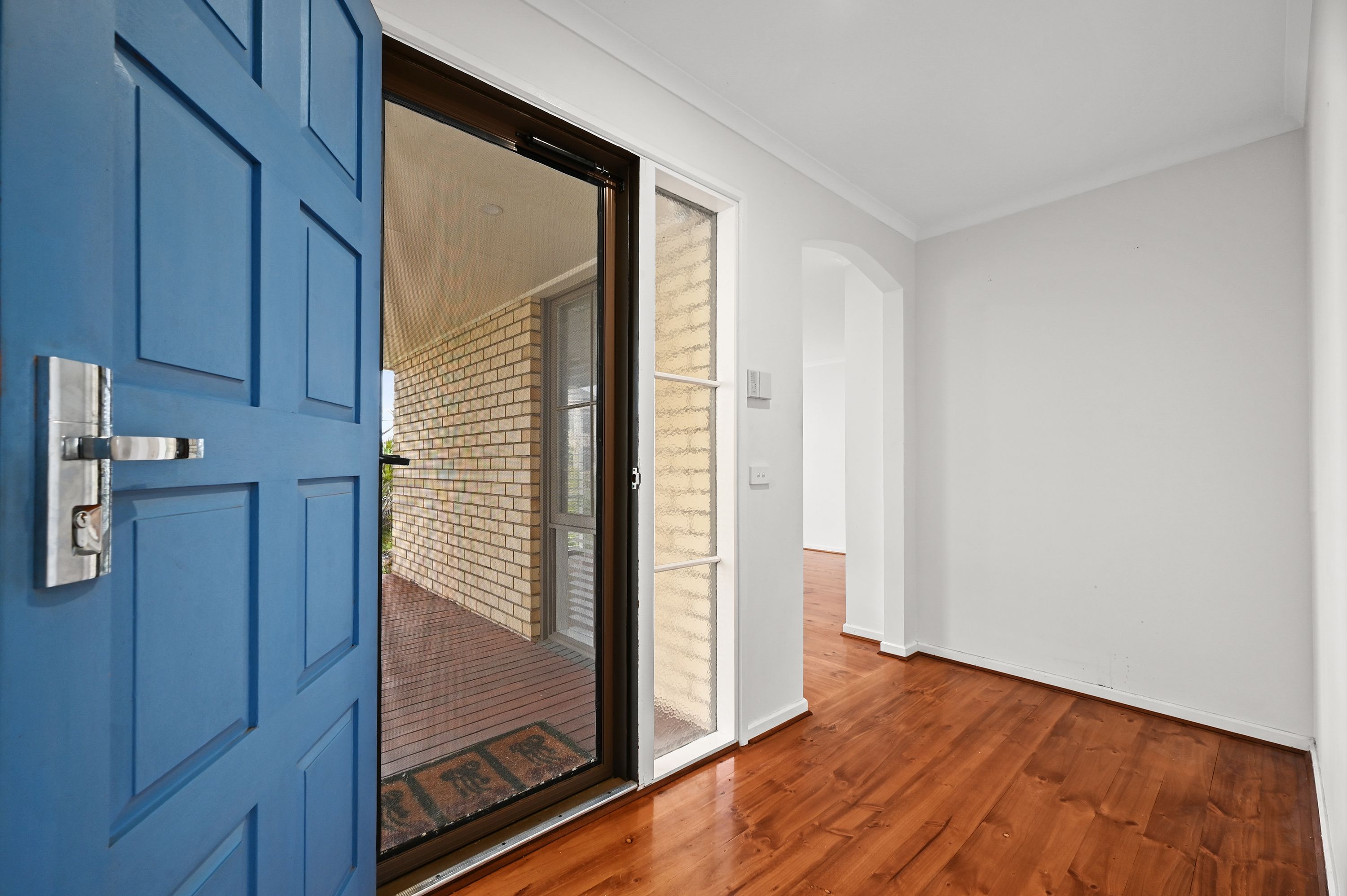 33 Seaspray Avenue — photo 3 of 24