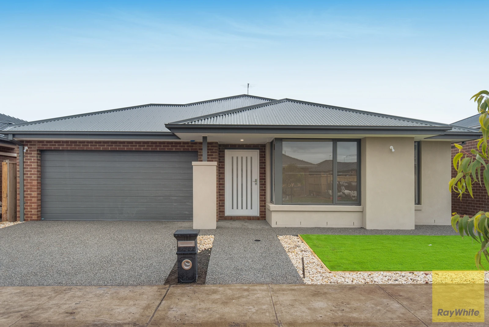 6 Landon Street, THORNHILL PARK, VIC 3335