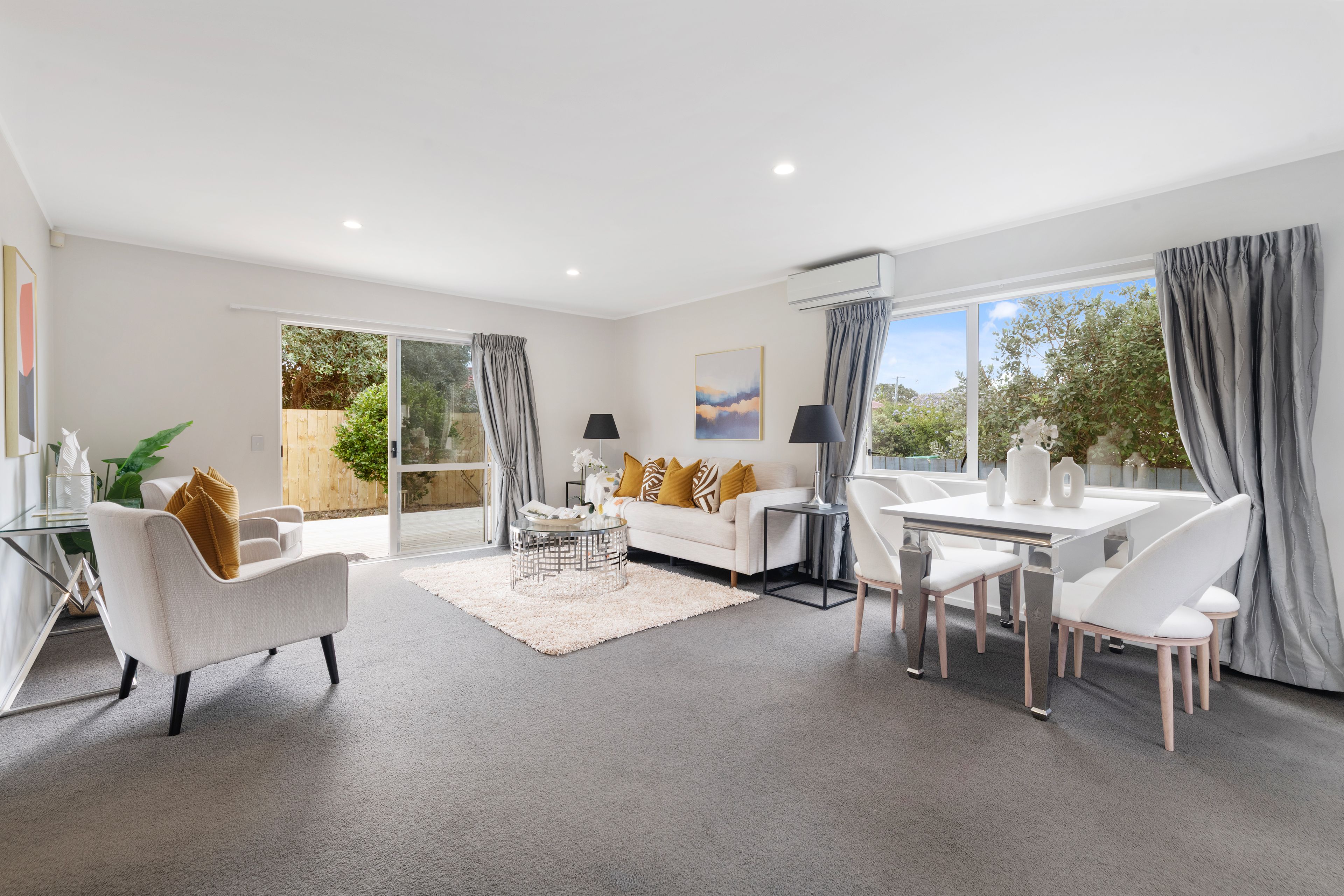 2/3 Wellesley Road, Mangere Bridge, Manukau City