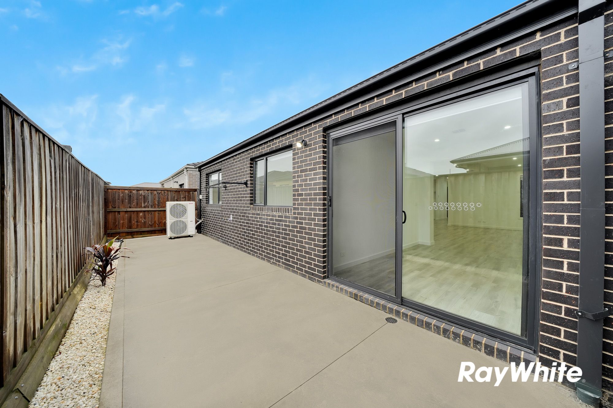 24 Byron Street — photo 19 of 19