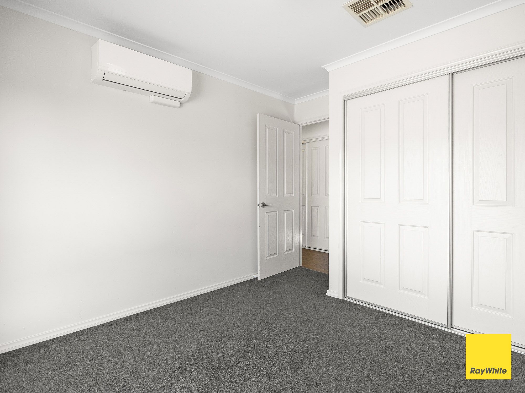 2/1C Lester Street — photo 9 of 18