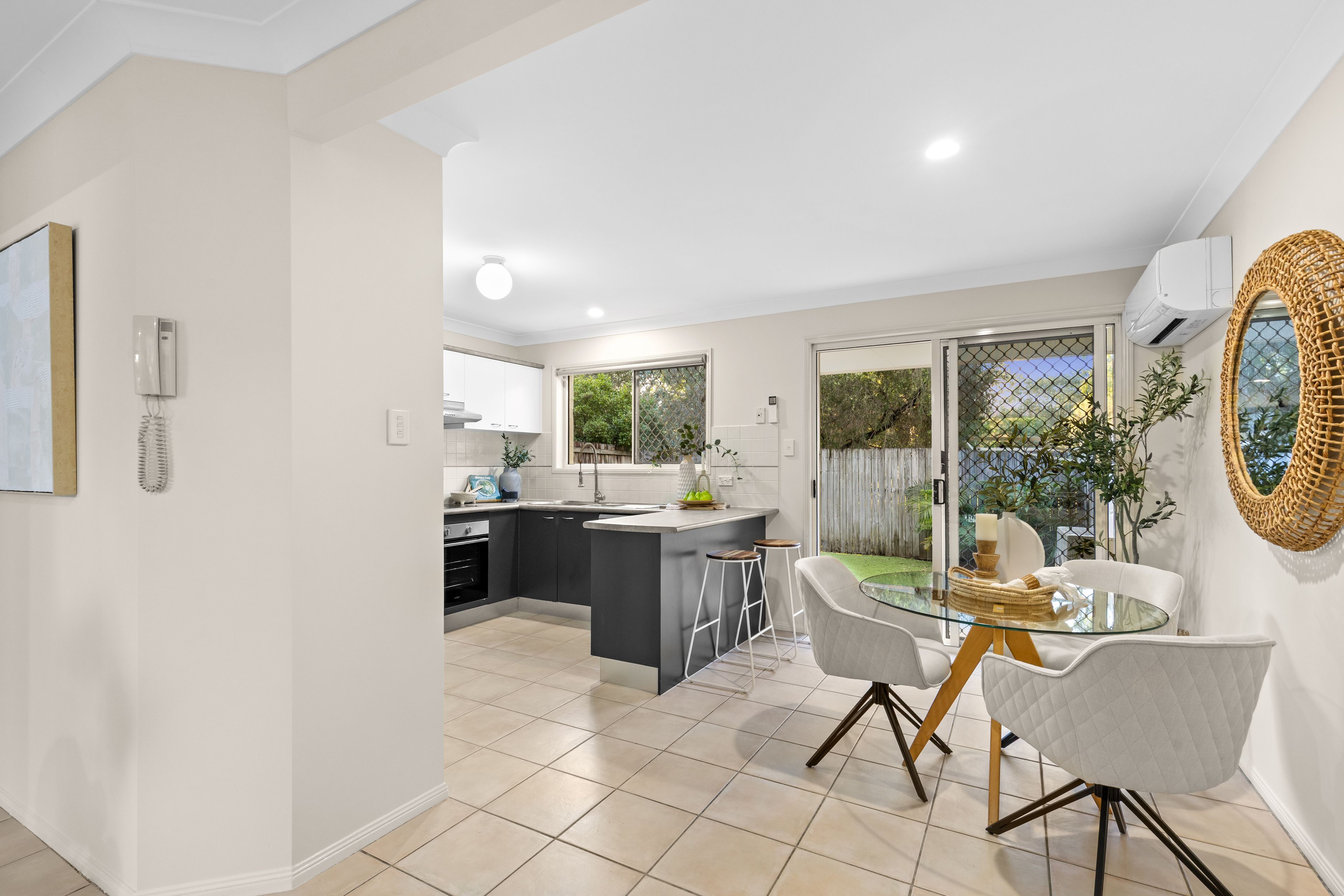 24/21 Chessom Street — photo 4 of 17