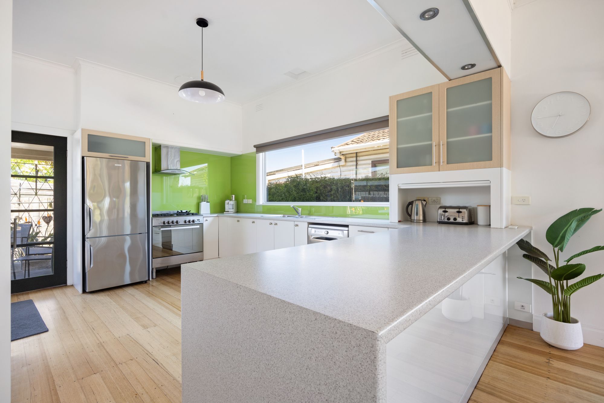 1847 Point Nepean Road — photo 4 of 30