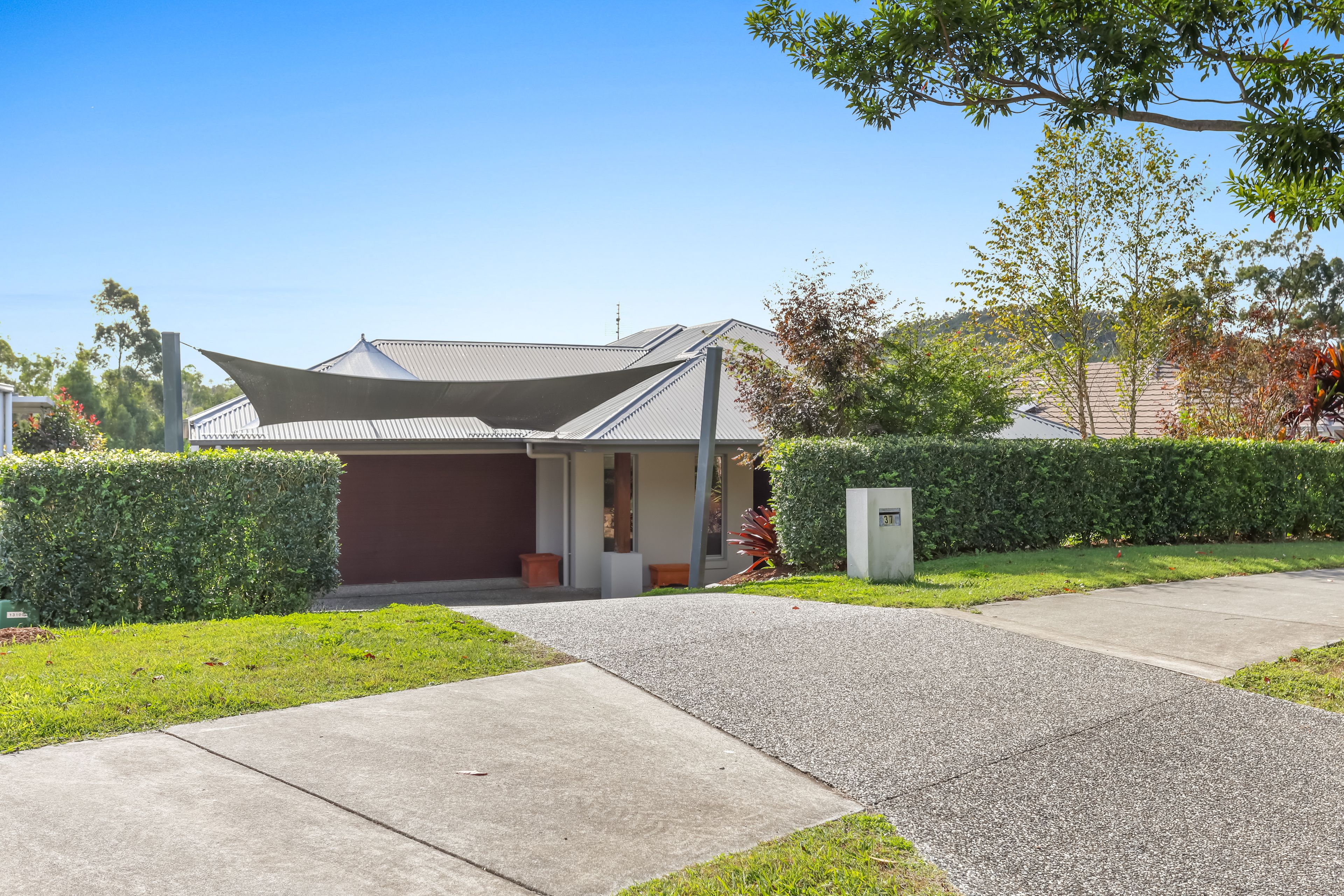 37 Buckingham Road — photo 4 of 20