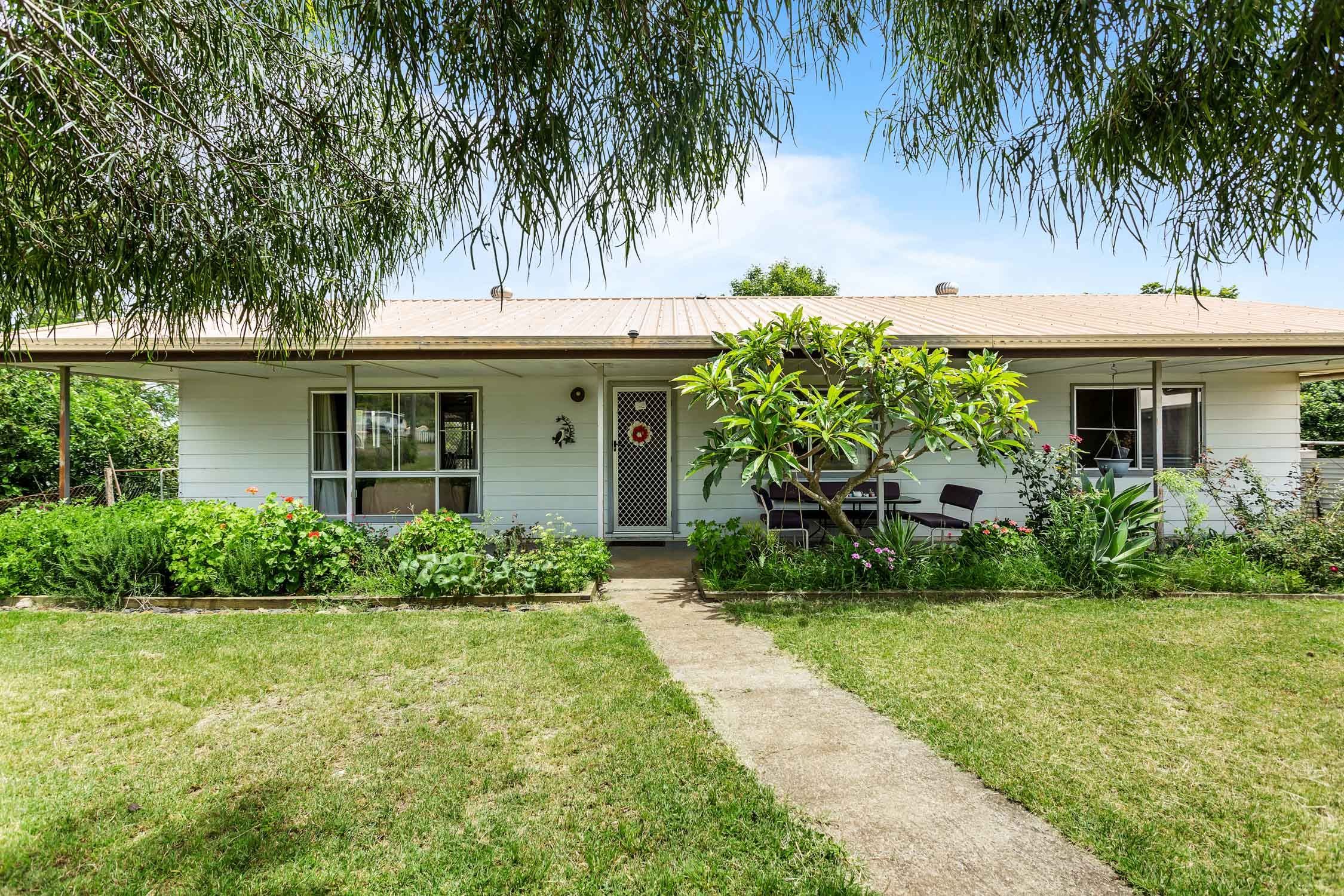 23 John Street, Southbrook QLD 4363