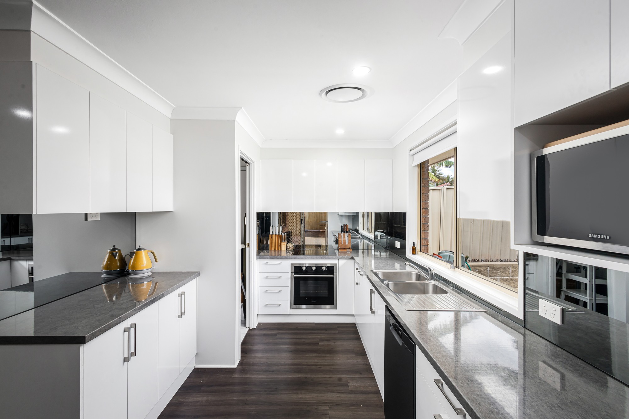 34 Falcon Crescent, Claremont Meadows, NSW 2747