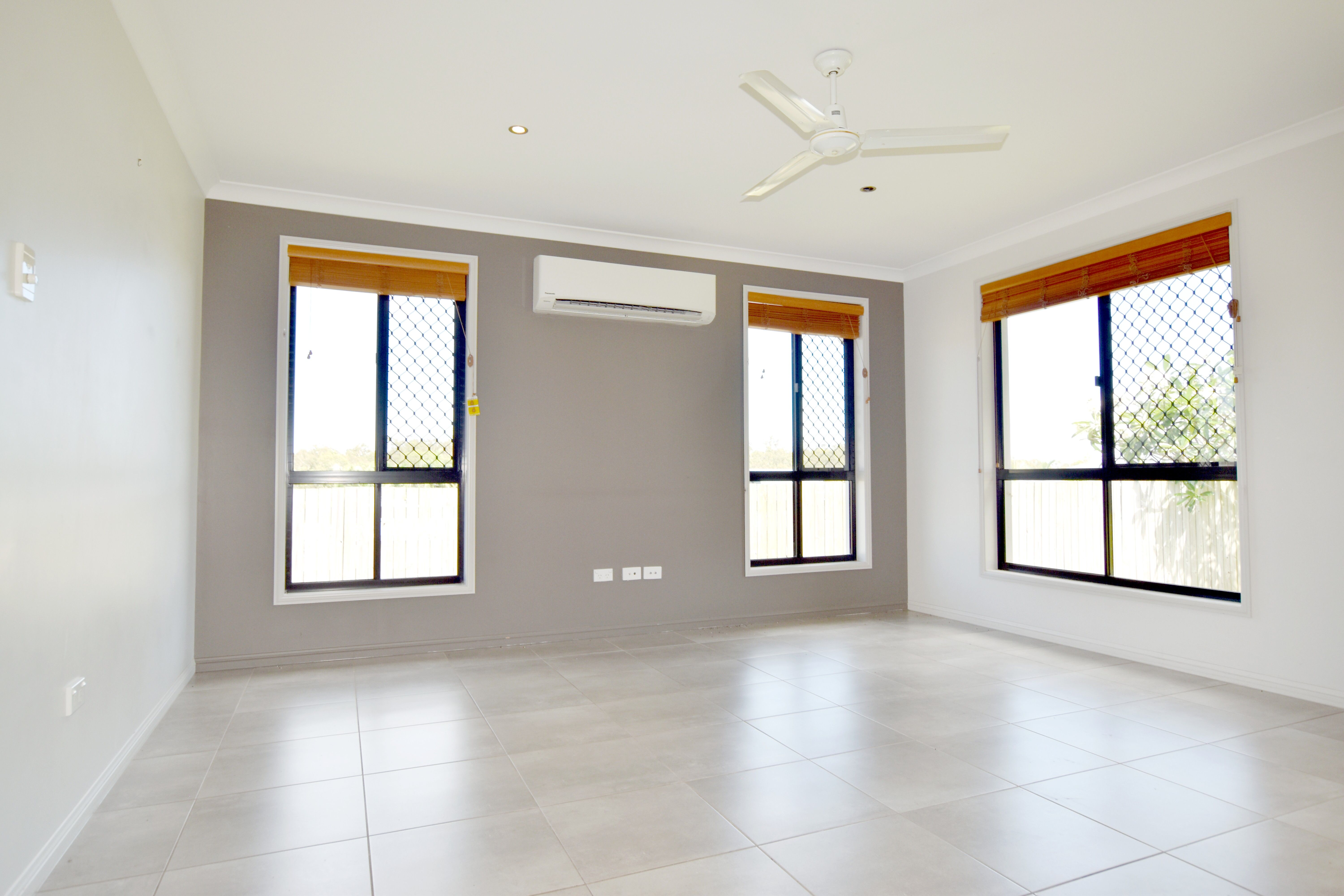 8 Linhow Crescent, Clinton, QLD 4680