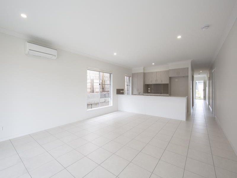 27 Treecreeper Crescent, Upper Coomera, QLD 4209