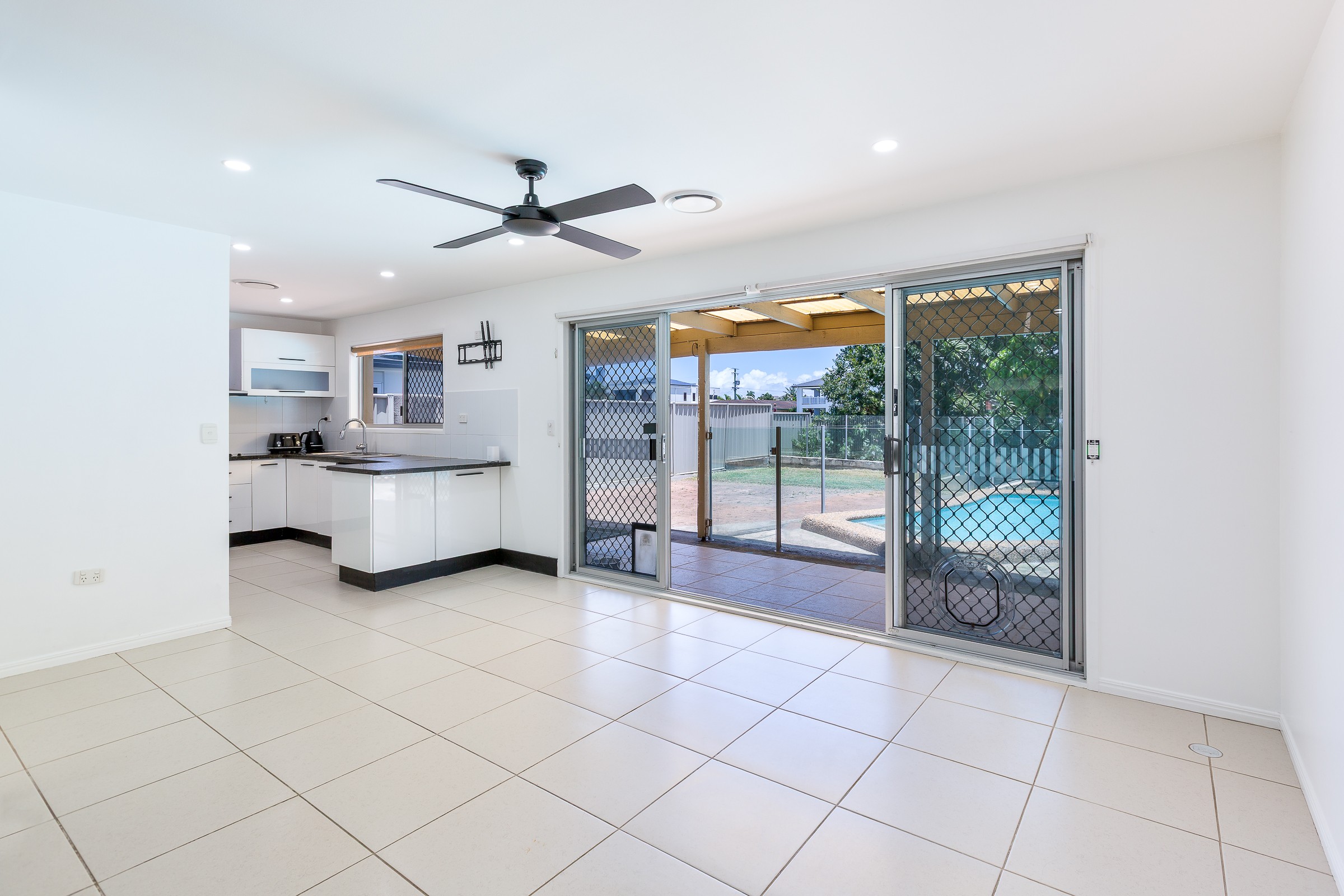 112 Salerno Street, Isle Of Capri, QLD 4217