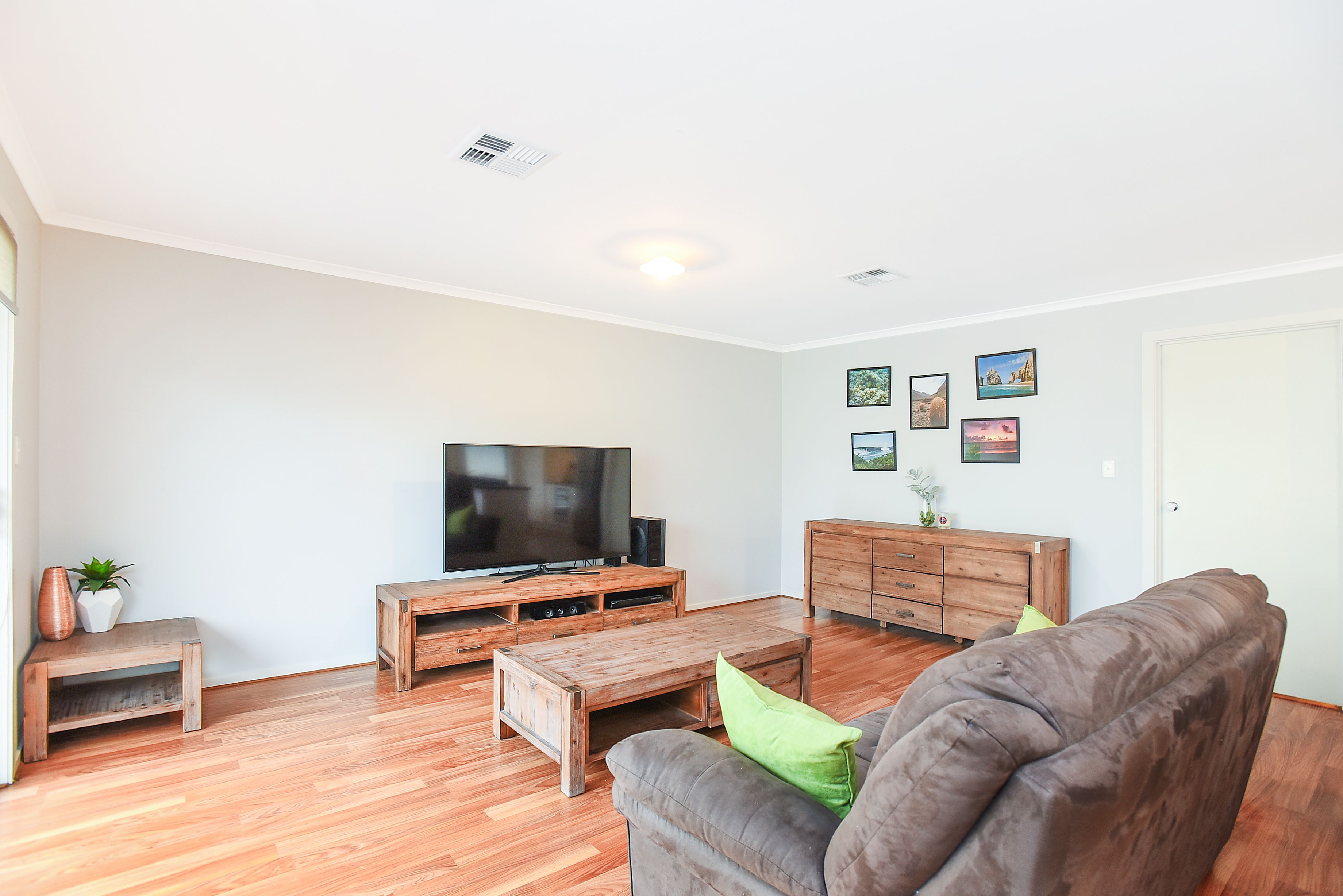 1-14 Cabernet Close — photo 11 of 19