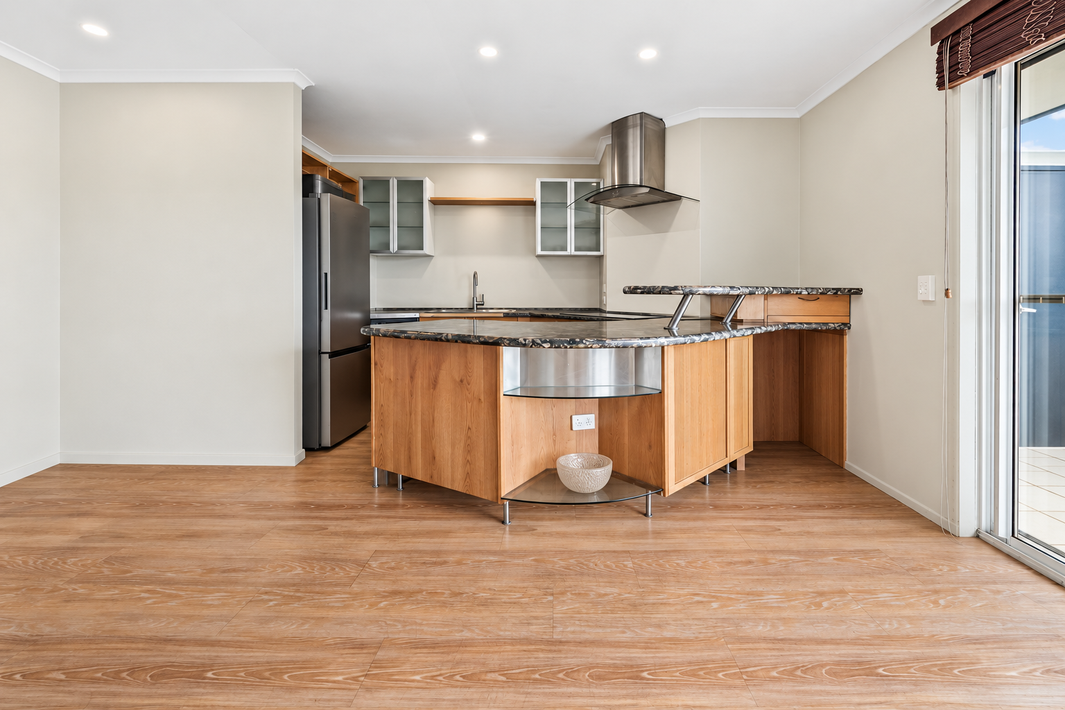 7/25 Edmondstone Street — photo 5 of 12