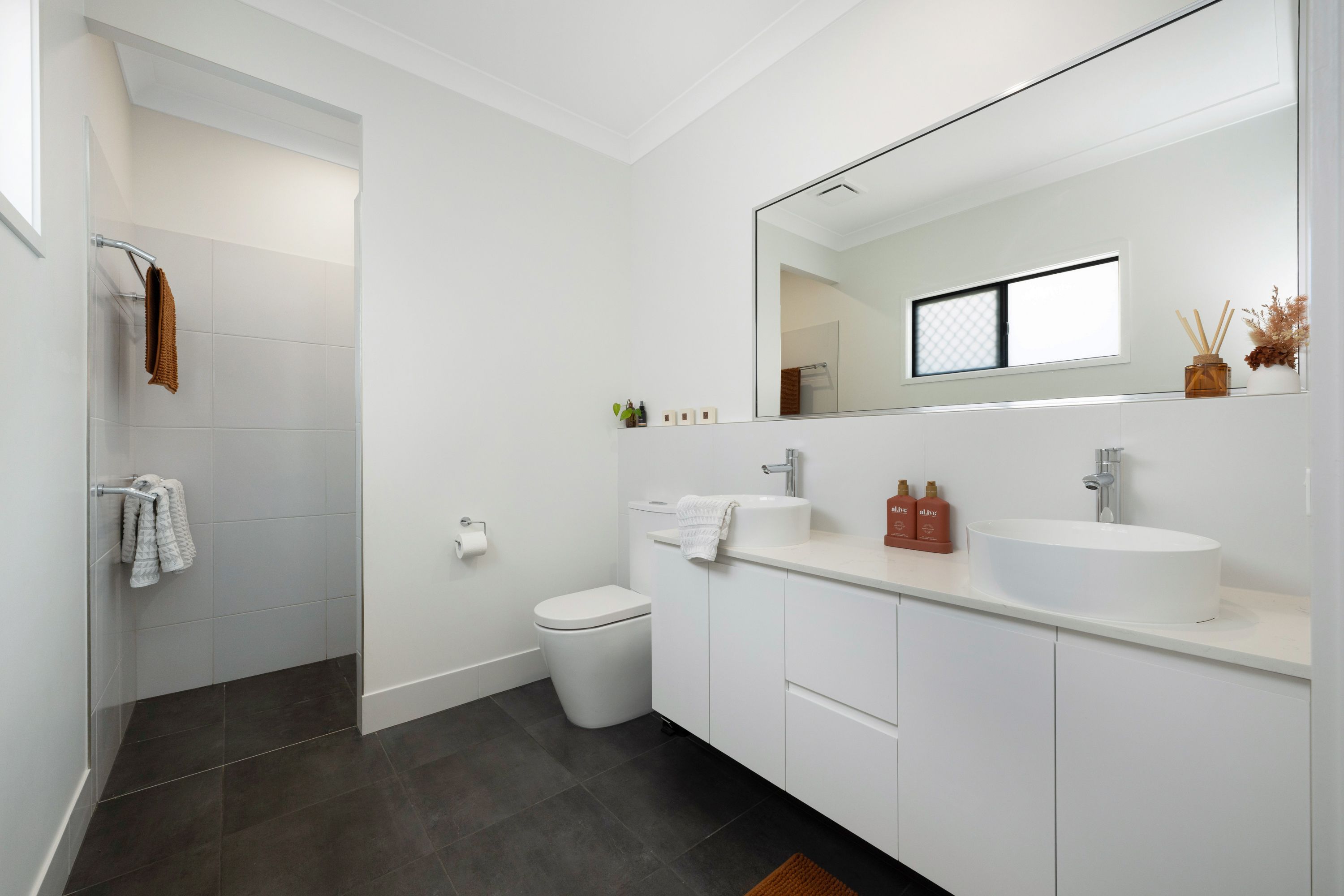 2 Bruslee Street — photo 10 of 28