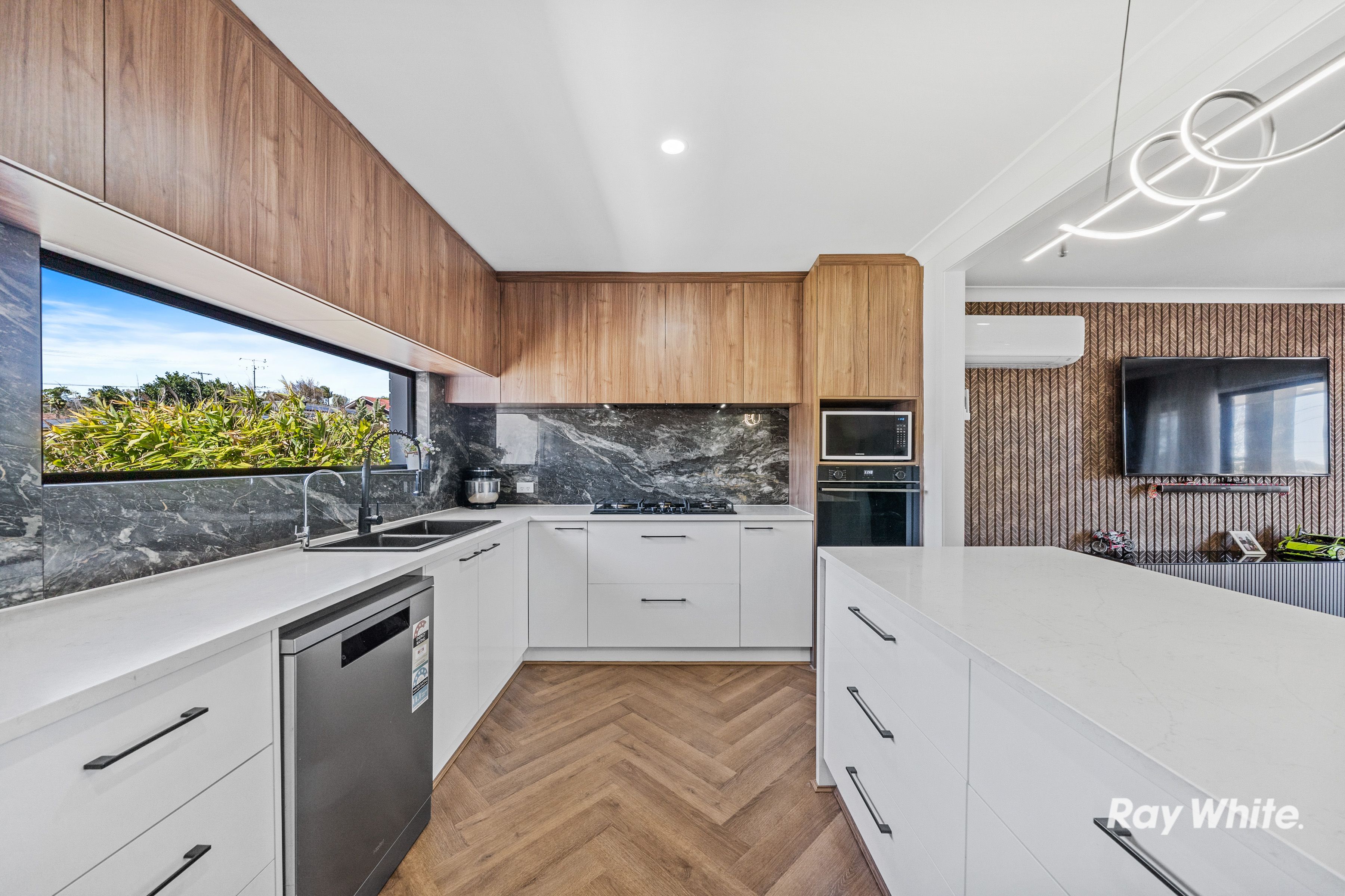 21 Westgate Avenue — photo 5 of 28