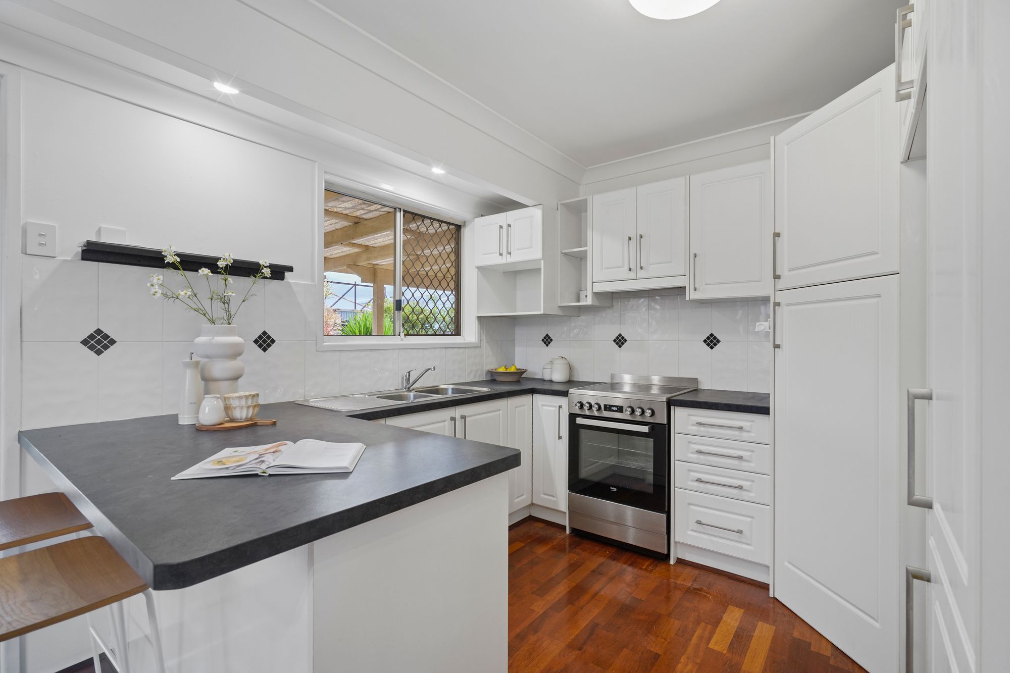 7/7 Lowmead Street — photo 9 of 16