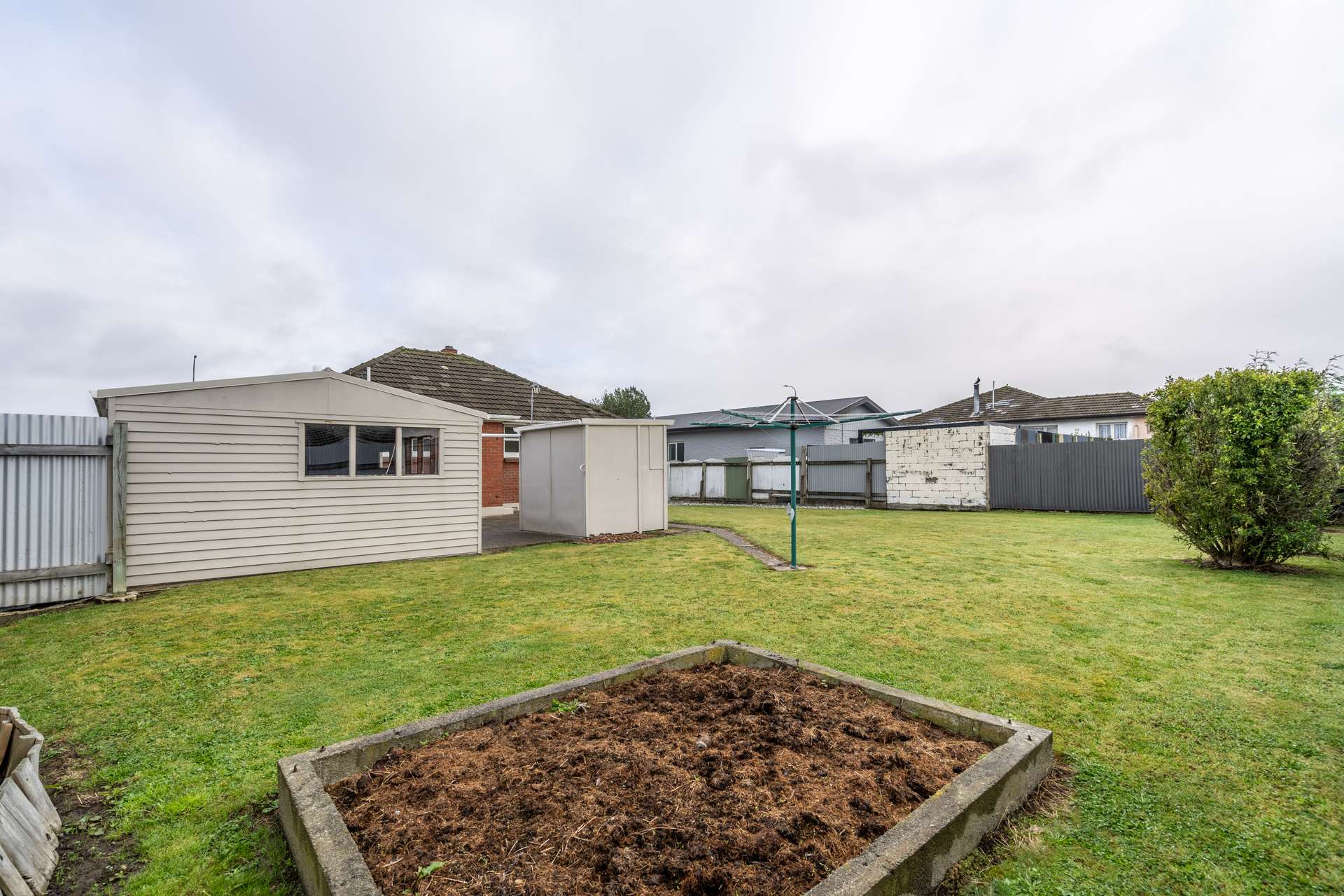 82 Saturn Street photo 16