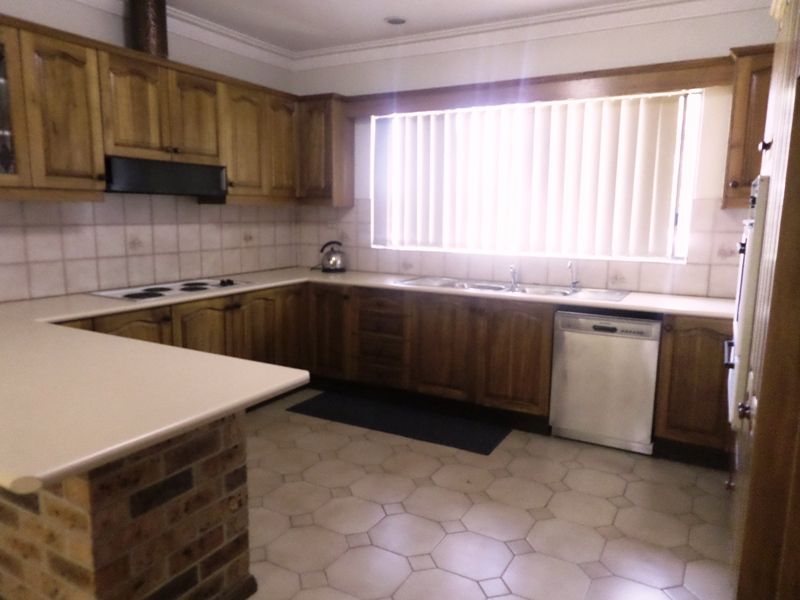 3 Montgomery  Close, Bonnyrigg, NSW 2177