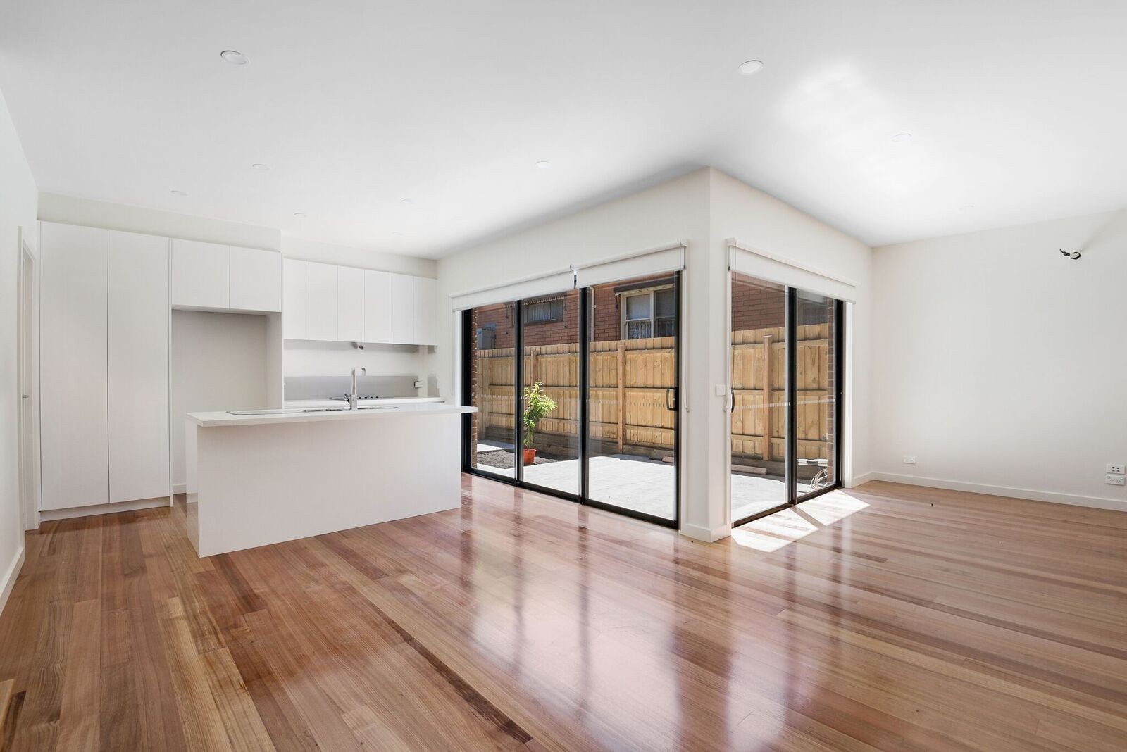 1/285 Greenwood Drive, Watsonia, VIC 3087