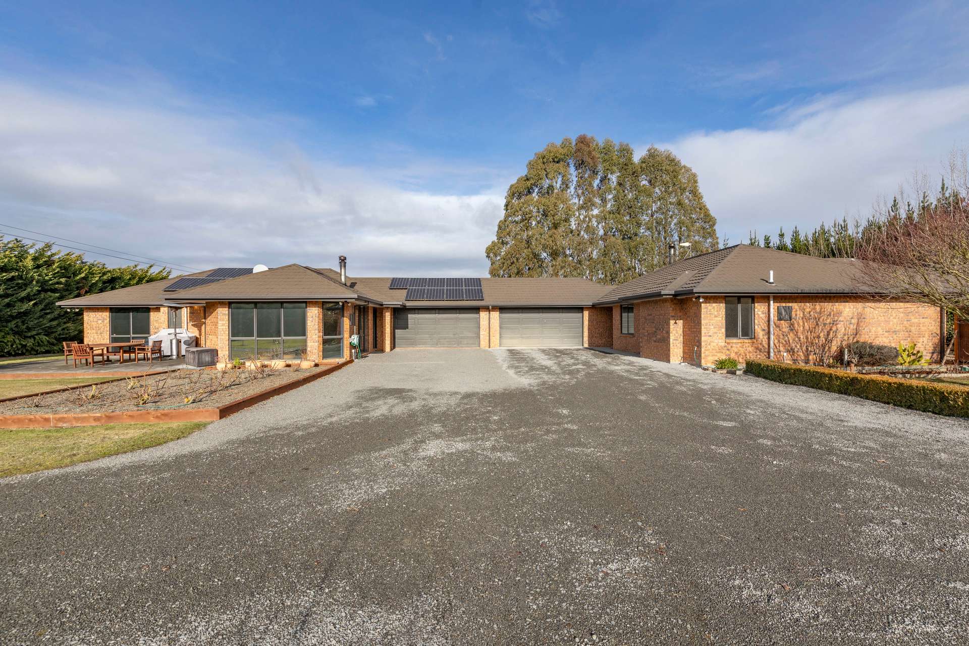 909 Downs Road photo 0