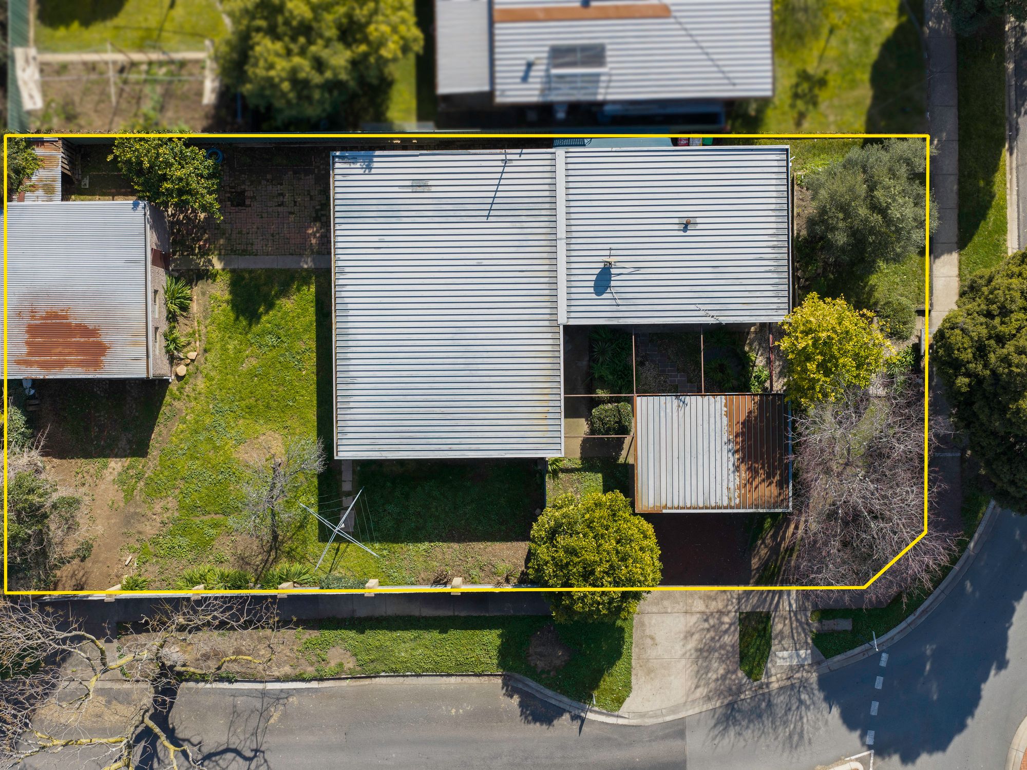 142 Clarke Street — photo 3 of 14