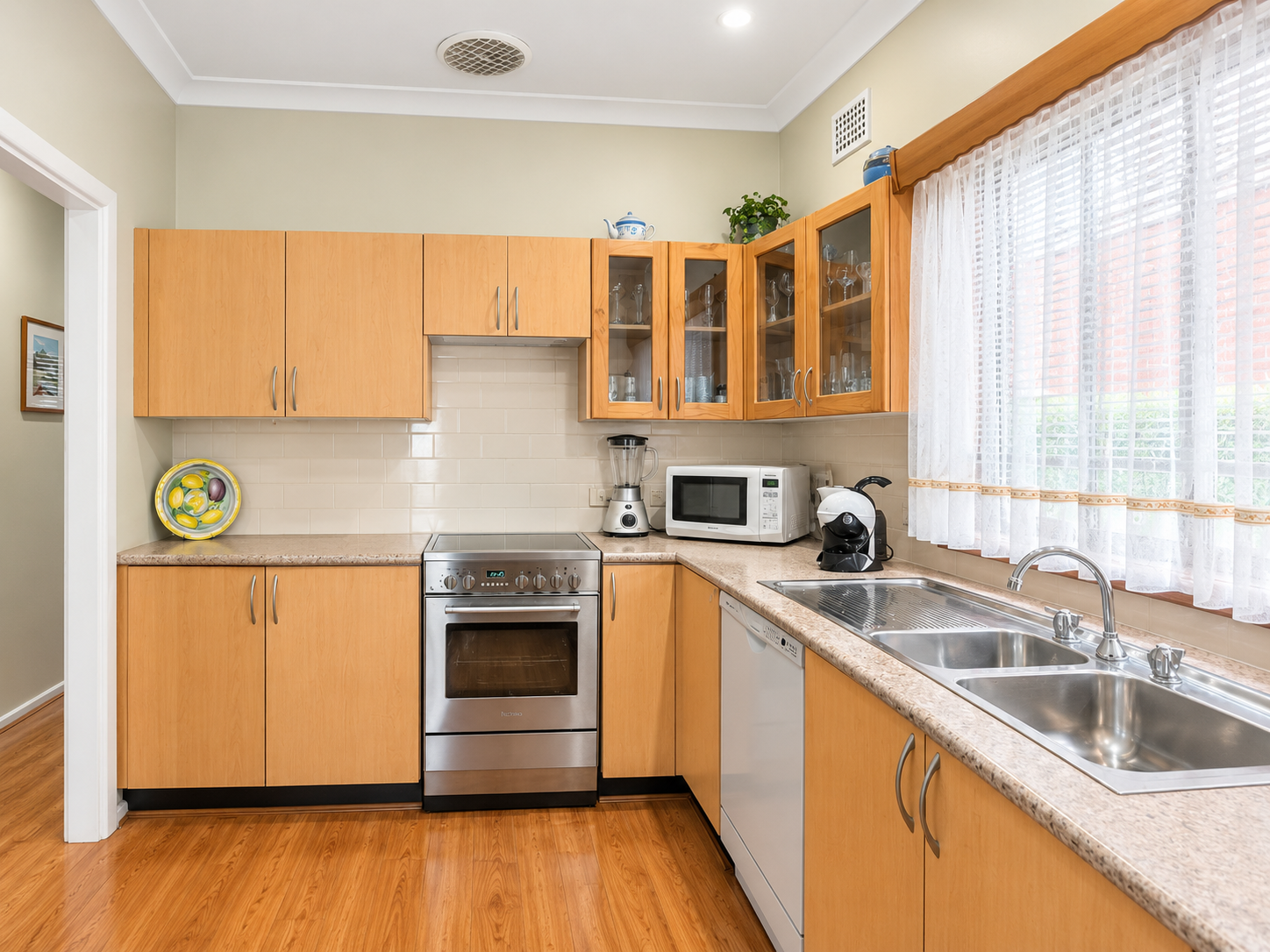 27 Glendale Avenue — photo 4 of 8