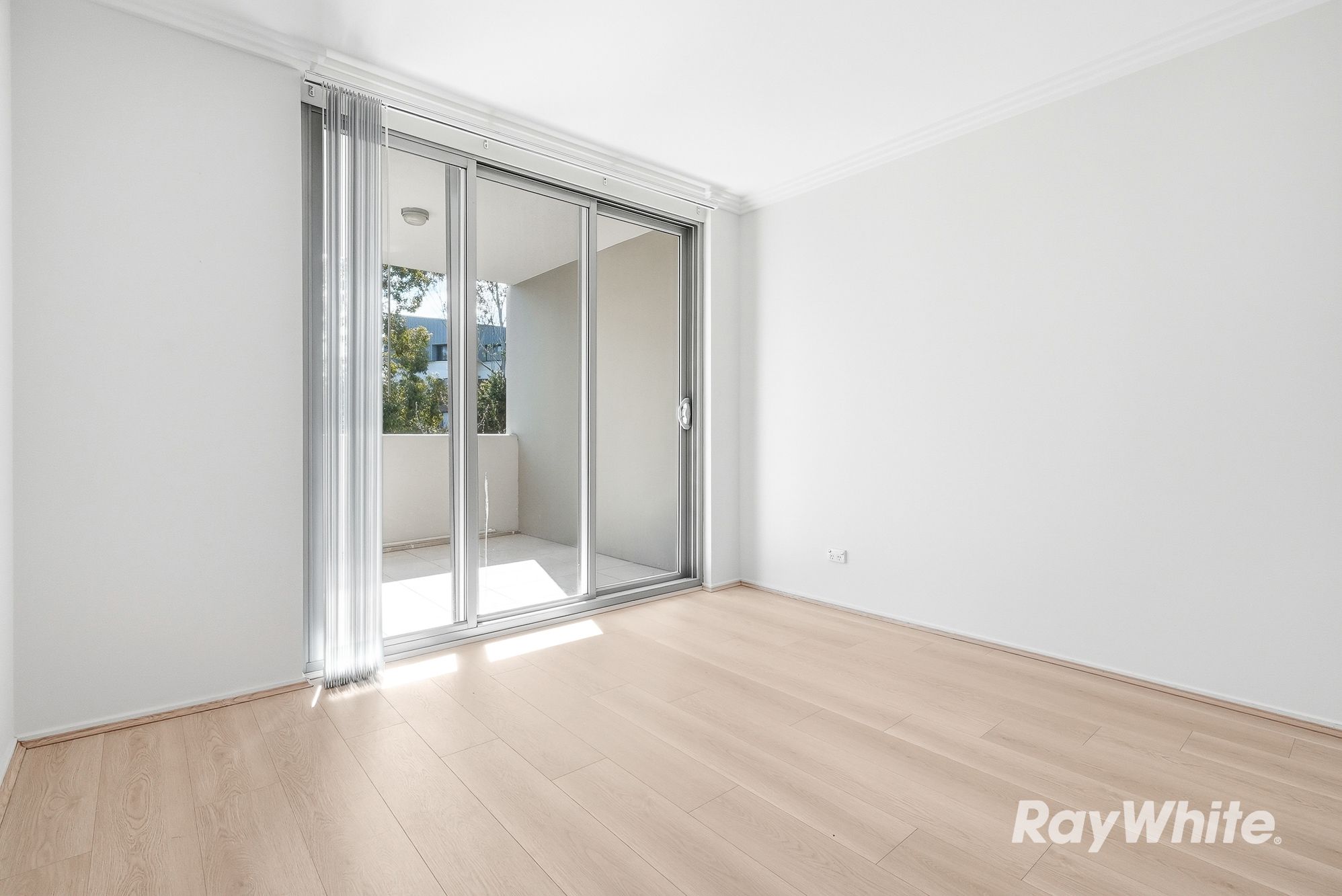 11/4-10 Benedict Court — photo 10 of 20