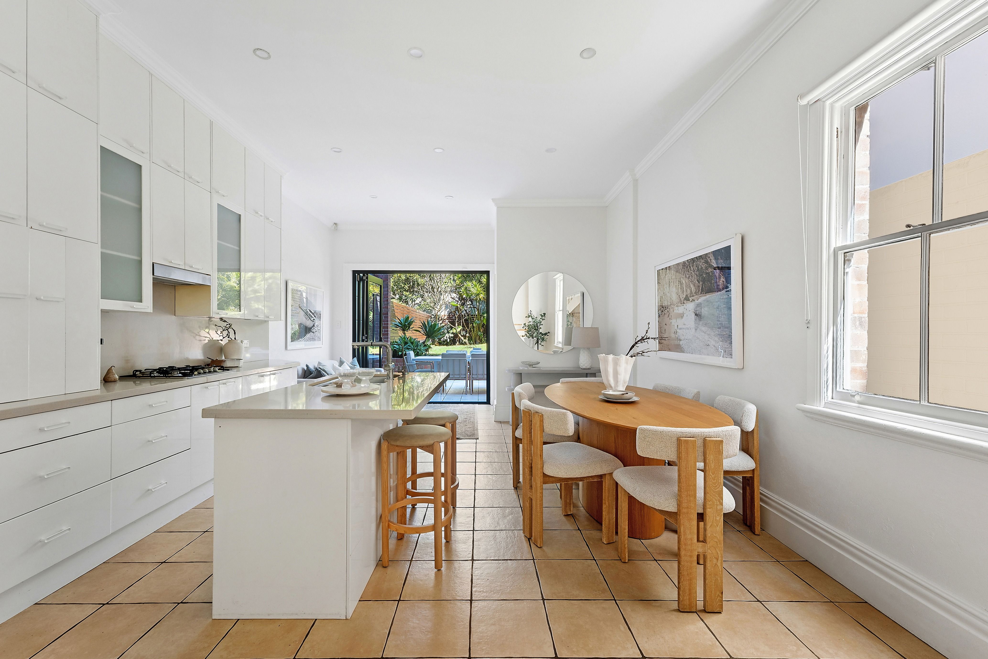 5 Stephen Street — photo 4 of 20