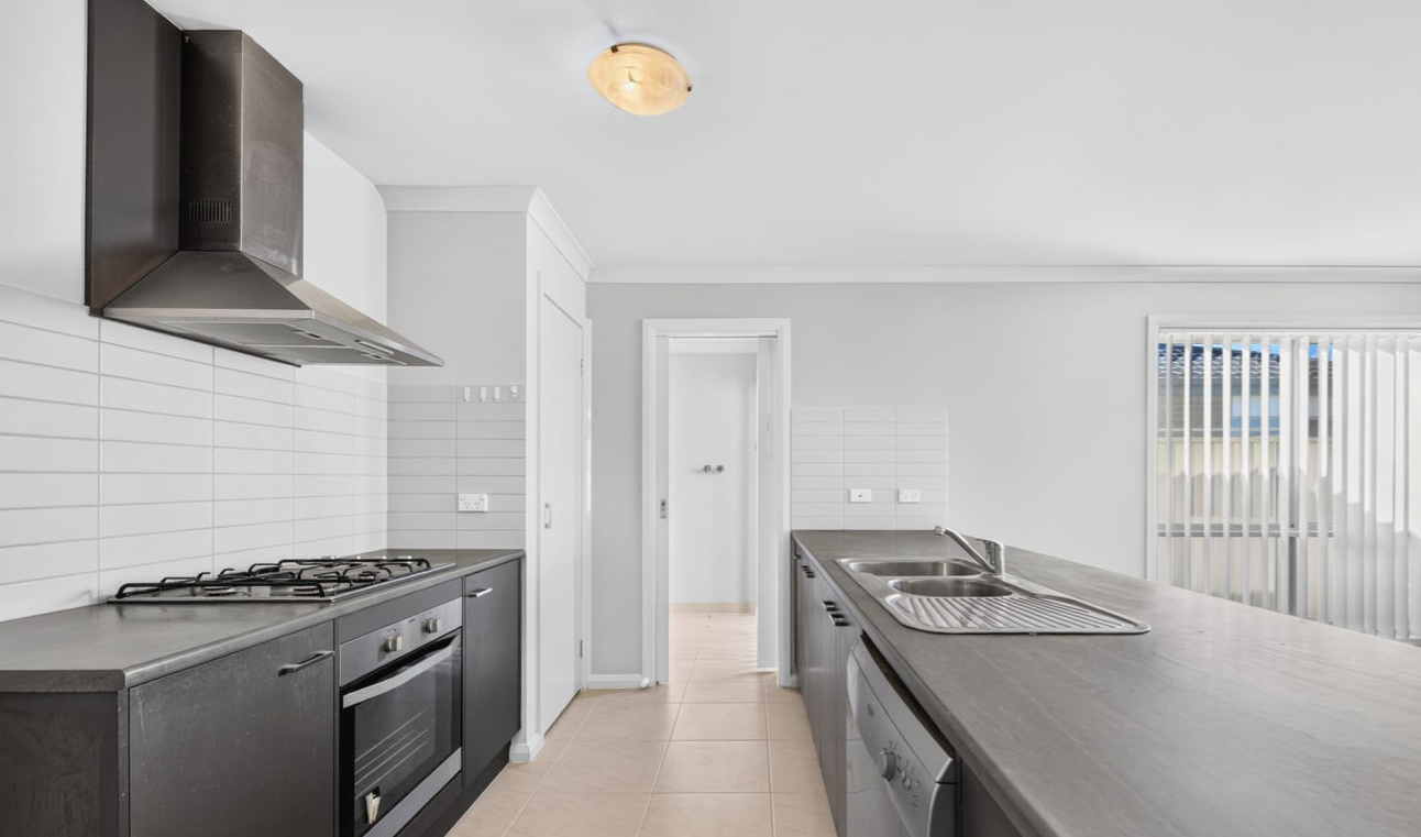 7 Nassella Close — photo 2 of 13