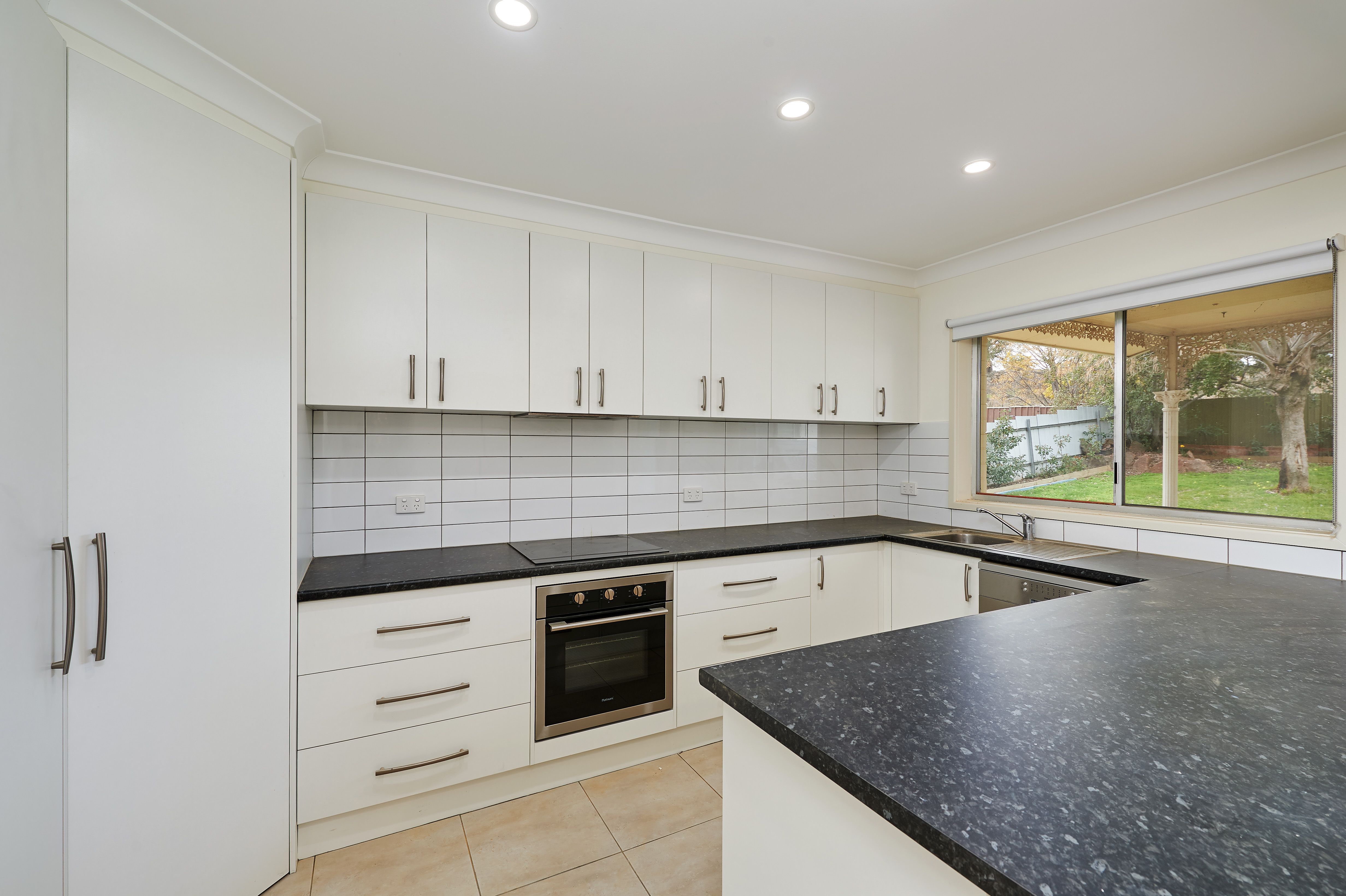 91 Simkin Crescent, Kooringal, NSW 2650