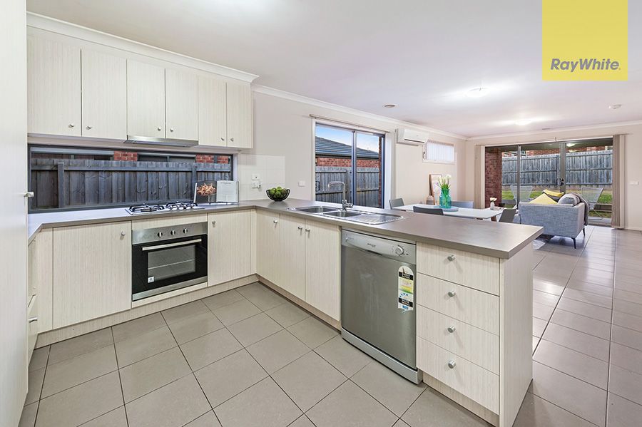 115 Golfview Drive, Craigieburn, VIC 3064