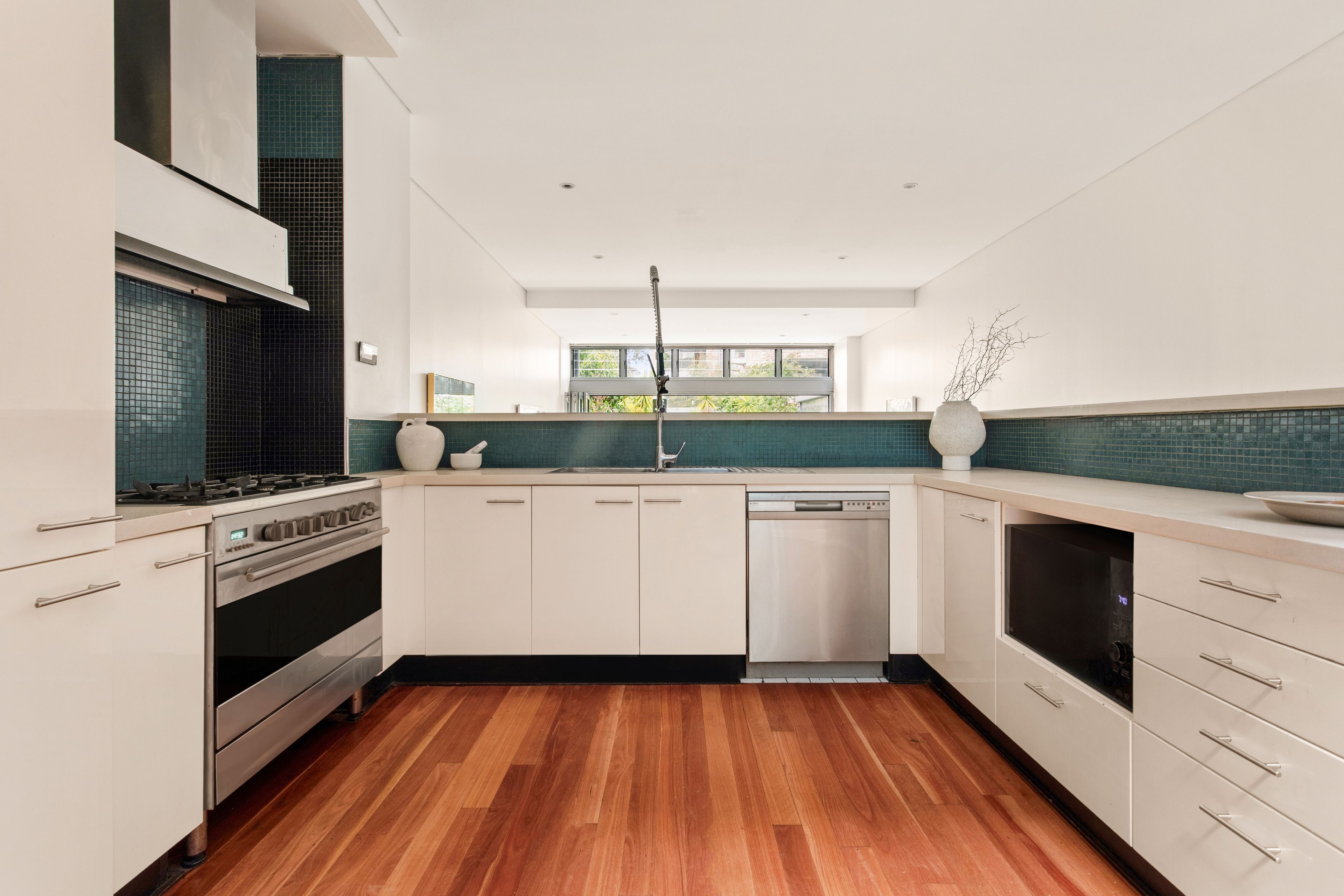 74 Lawrence Street — photo 4 of 11
