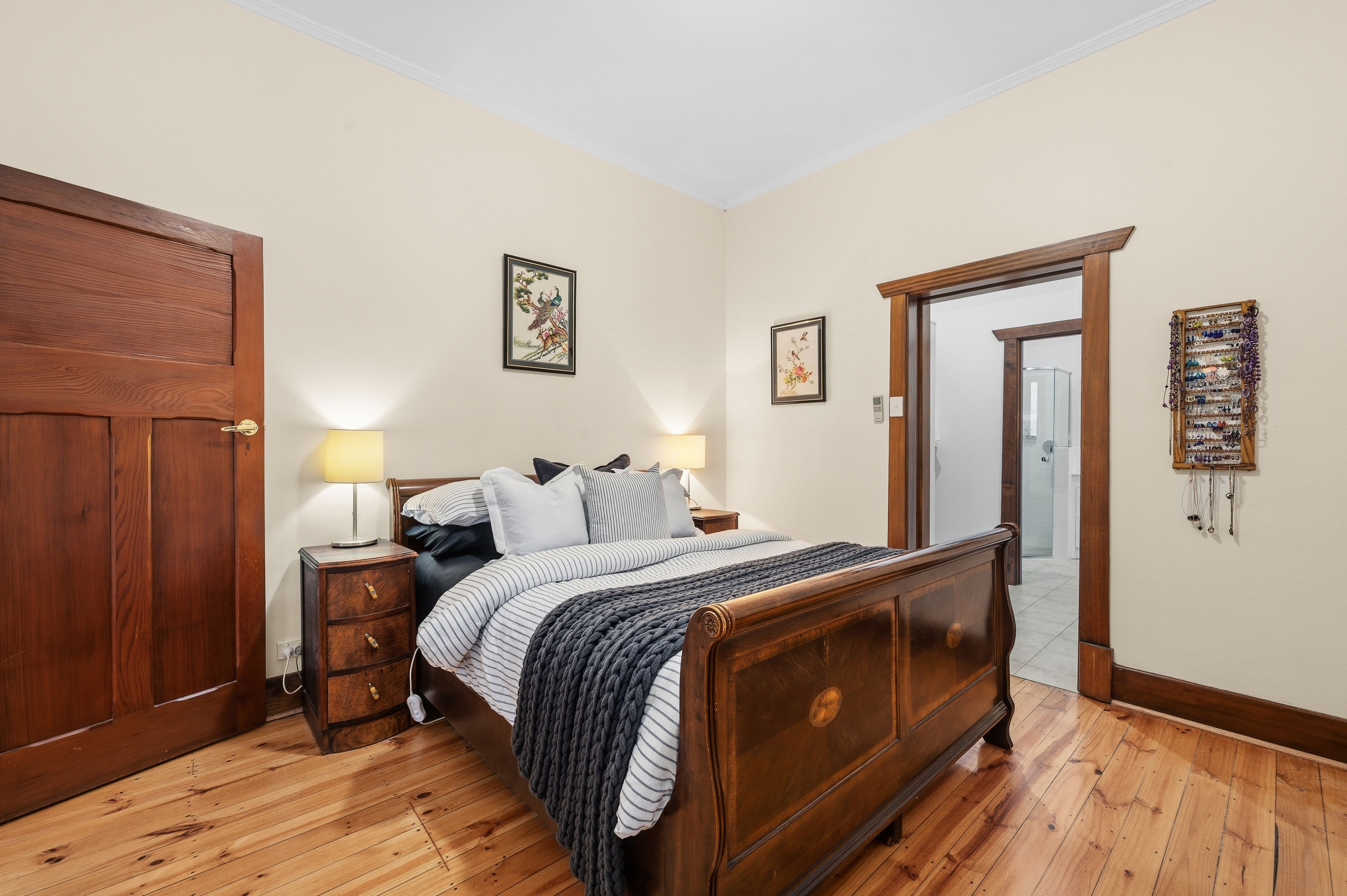 15 Roslyn Street — photo 9 of 30