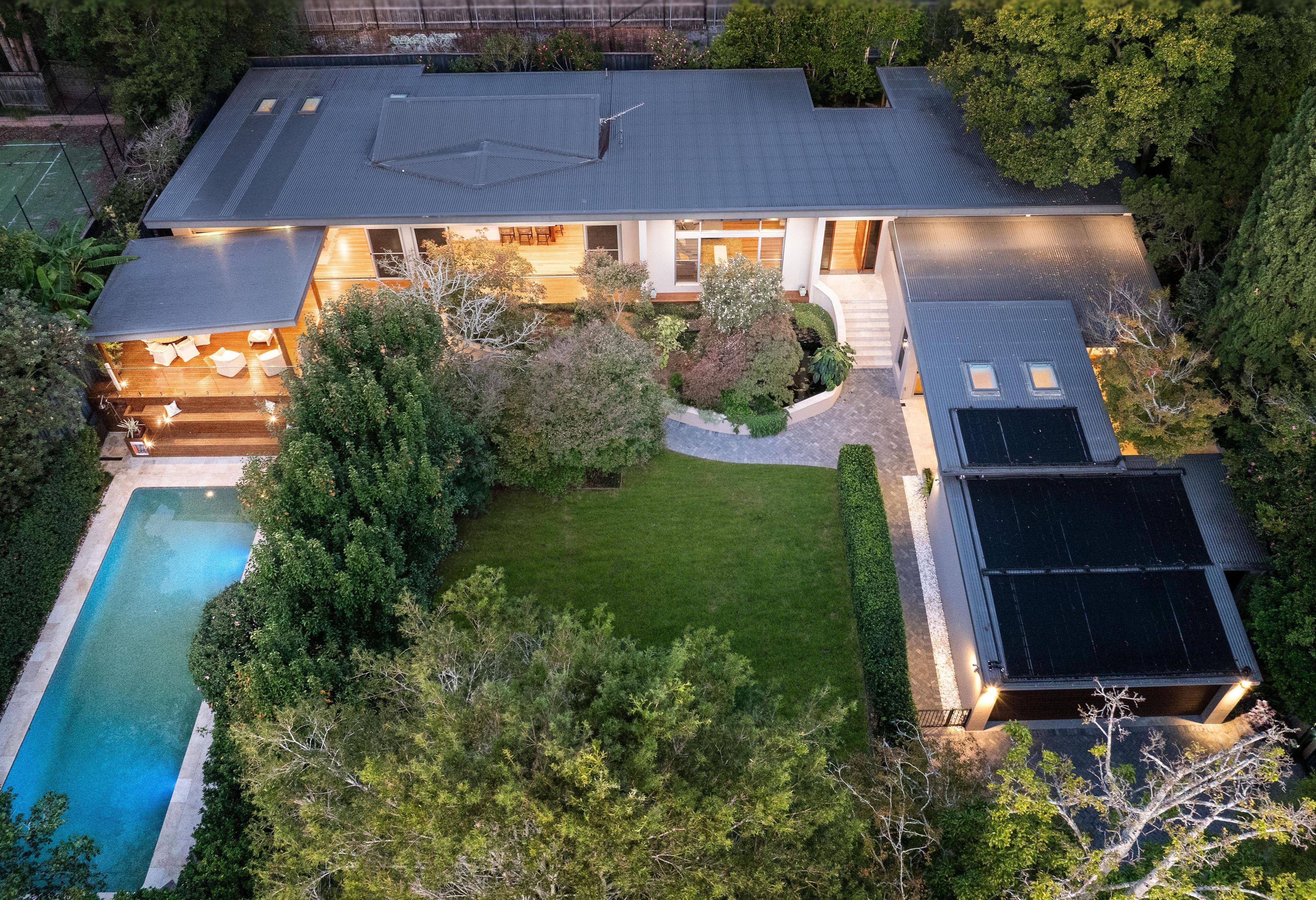 35a Lochville Street — photo 10 of 10
