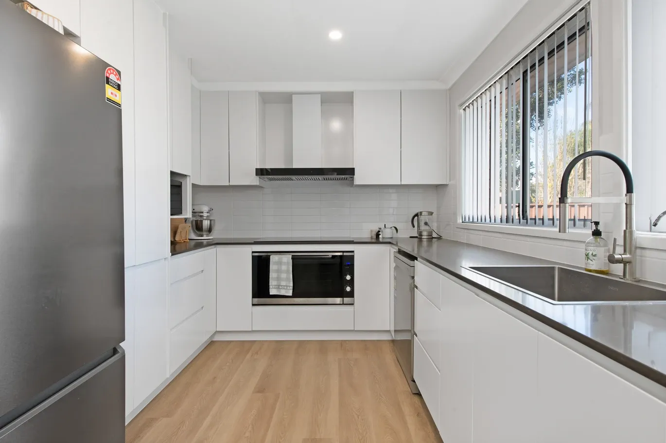 38 St Clair Avenue — photo 5 of 11