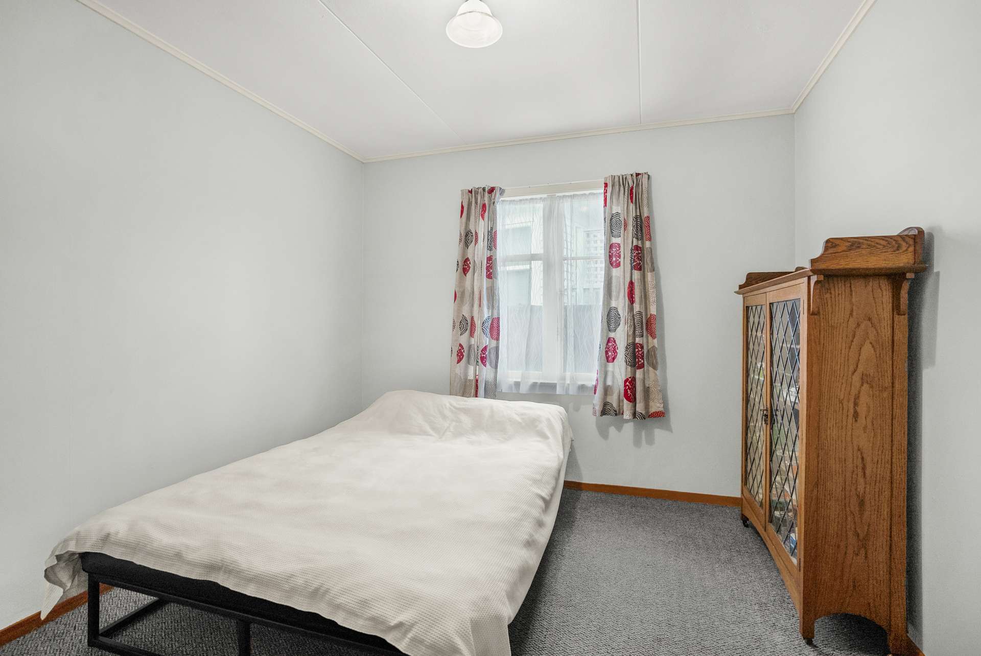 64 Russell Road photo 8